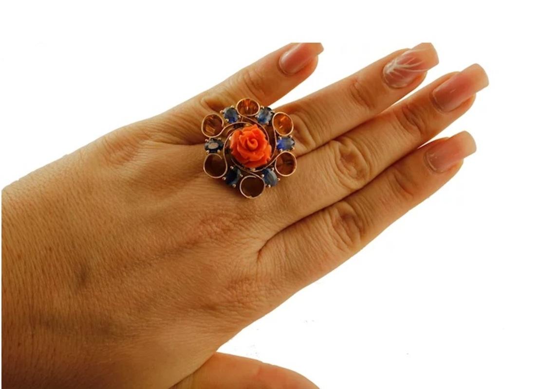 Oval Cut Handcrafted Vintage Ring Blue Sapphires, Elatius Coral, 14 Karat Yellow Gold For Sale