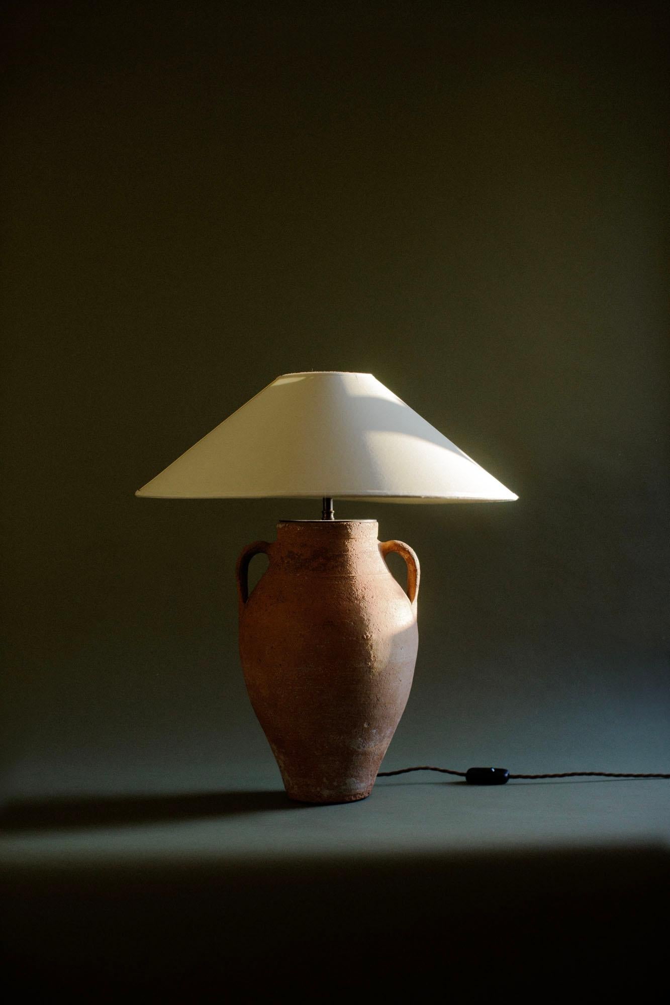 Handcrafted Vintage Turkish Terracotta Twin Handle Table Lamp, 20th Century In Good Condition For Sale In London, GB