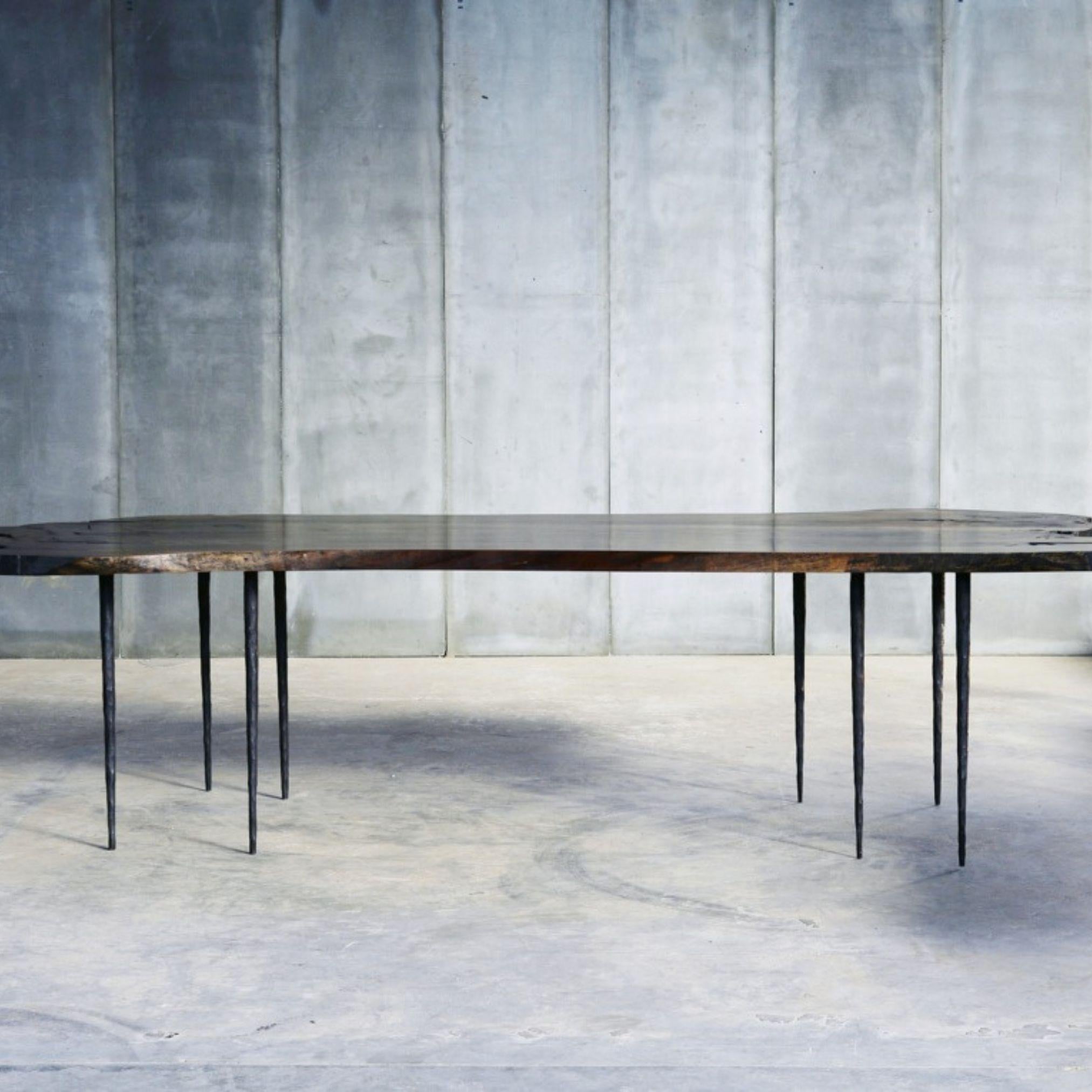 Fait main Table console artisanale en noyer et métal, Anvers, Belgique en vente