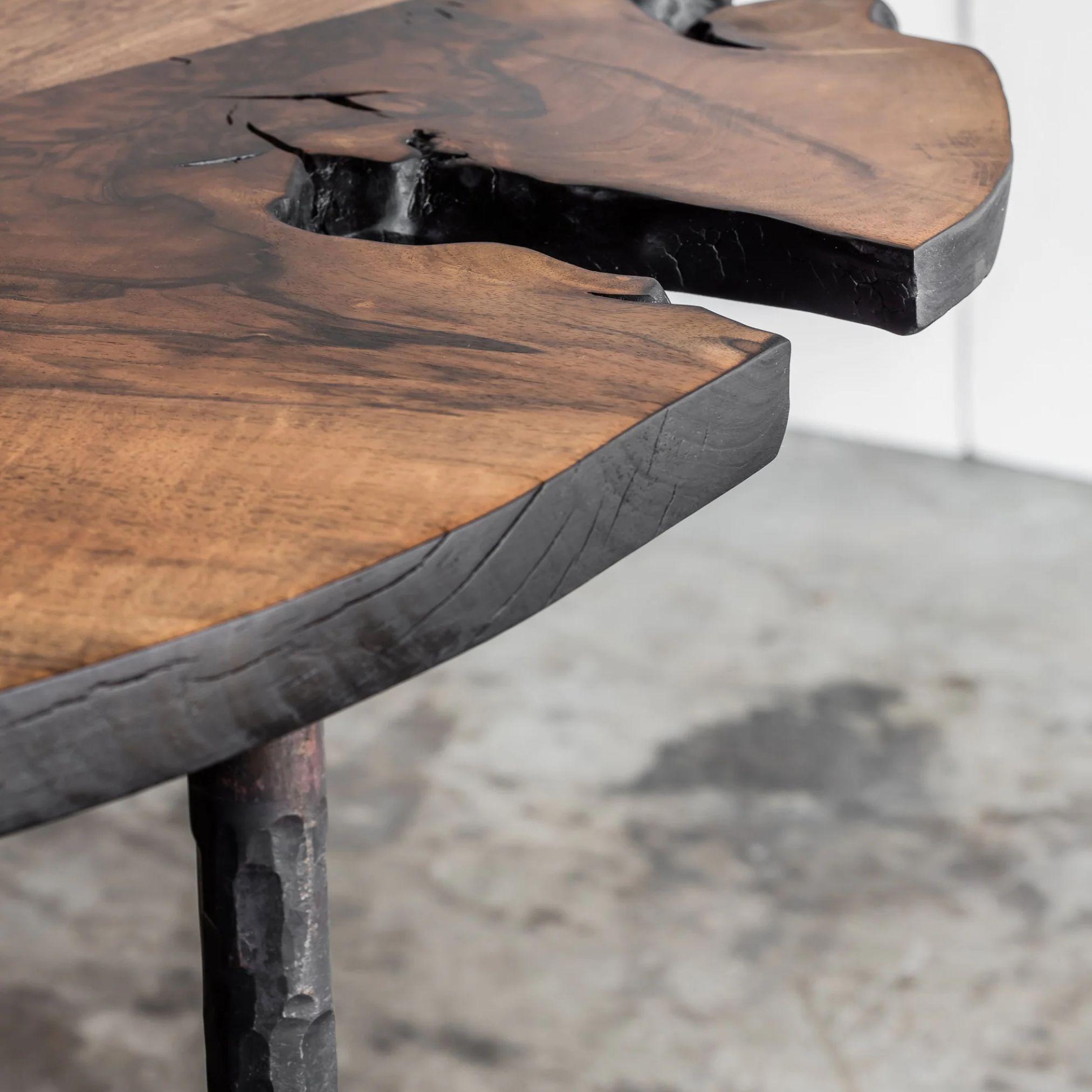 Table console artisanale en noyer et métal, Anvers, Belgique Neuf - En vente à Amsterdam, NL