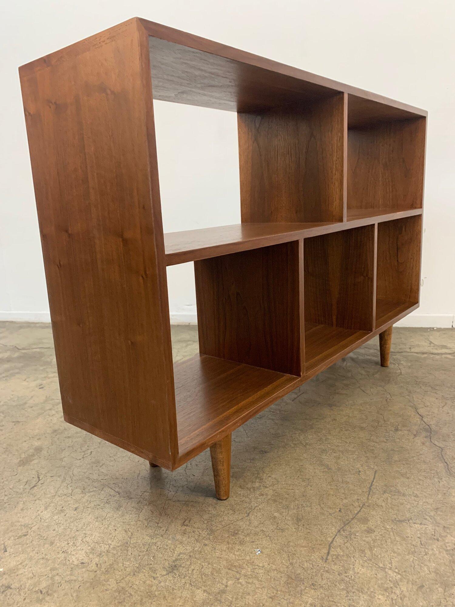 Handcrafted walnut bookcase #1 For Sale 10