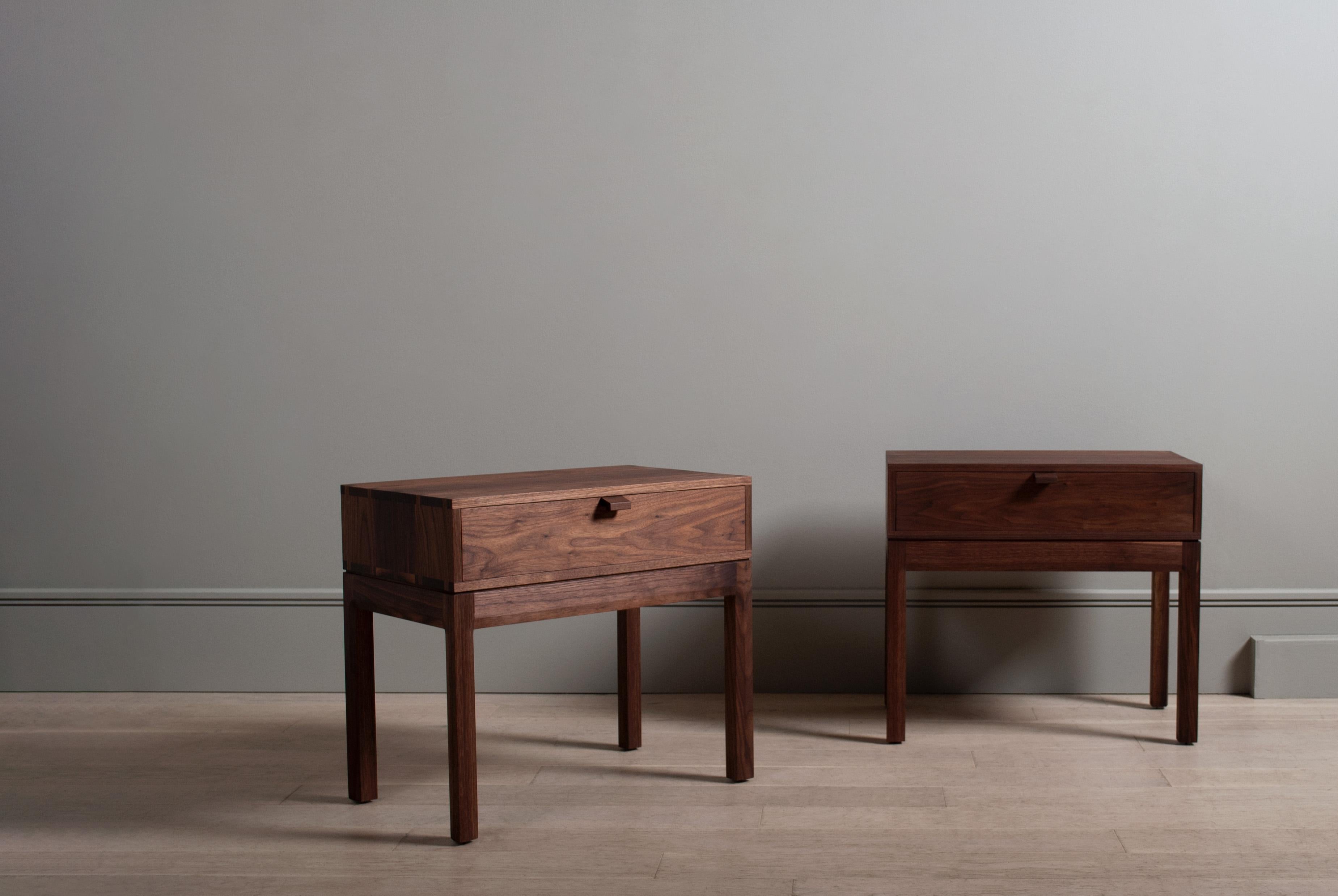 Handcrafted Walnut & Oak End / Bedside Tables In New Condition For Sale In London, GB