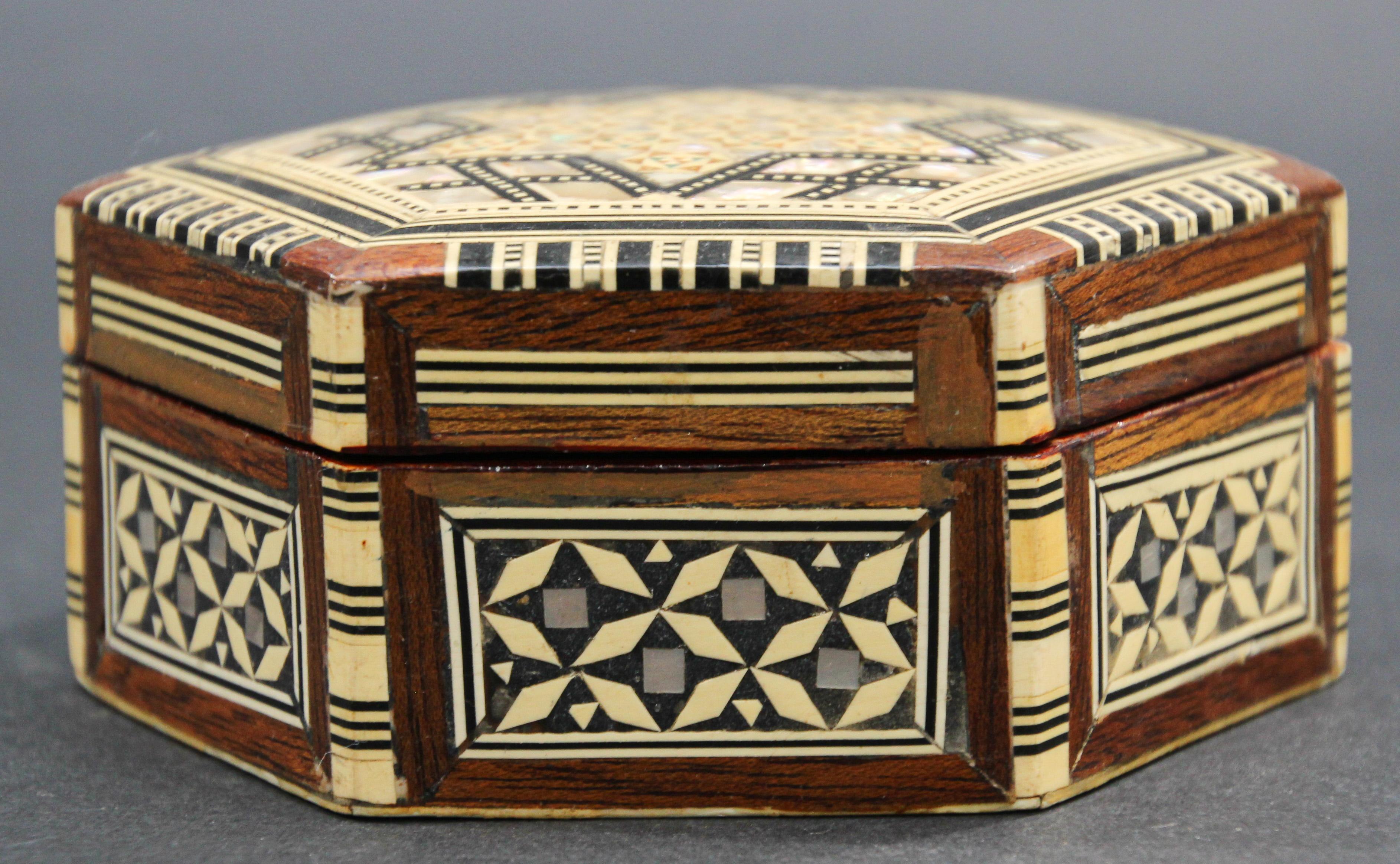 Lebanese Handcrafted White Mosaic Marquetry Moorish Octagonal Box For Sale