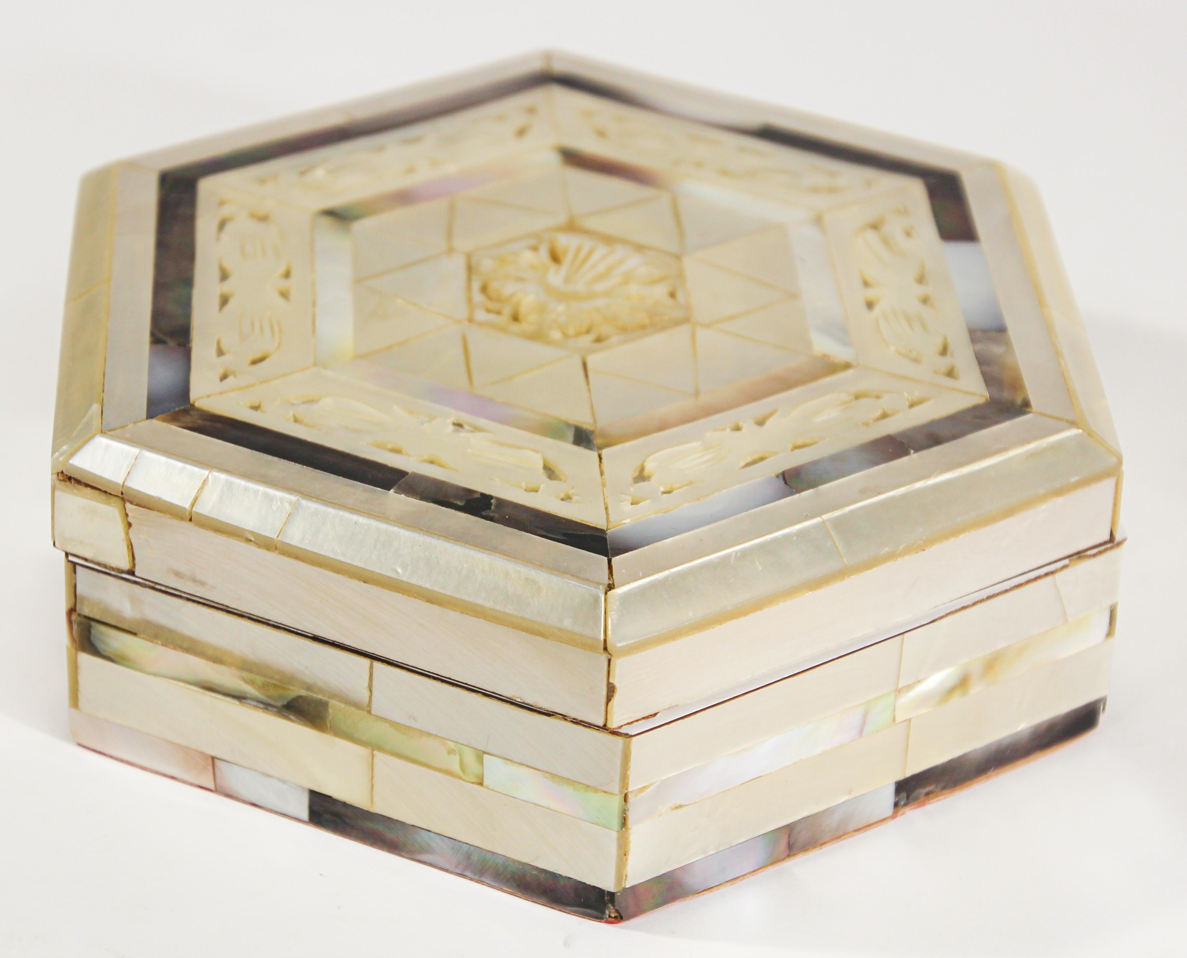20th Century Handcrafted White Mother of Pearl Inlaid Moorish Octagonal Box For Sale