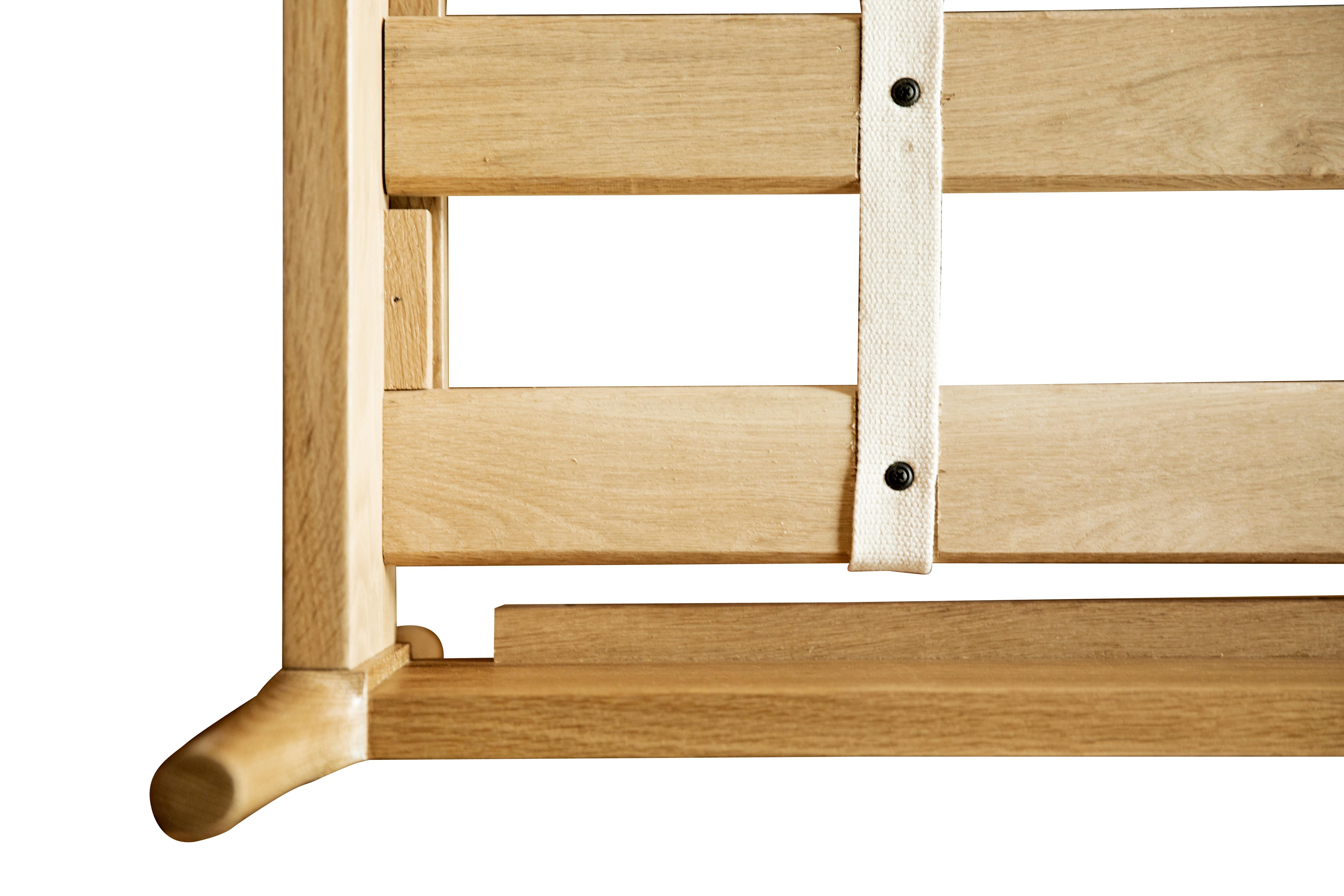 Handcrafted White Oak Dansk Bed mit geschwärztem Aluminium Dutchman joint (amerikanisch) im Angebot