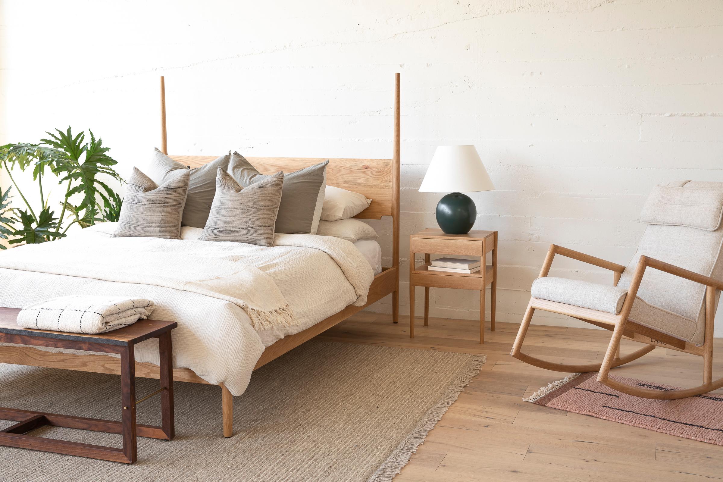 Handcrafted White Oak Dansk Bed mit geschwärztem Aluminium Dutchman joint (21. Jahrhundert und zeitgenössisch) im Angebot