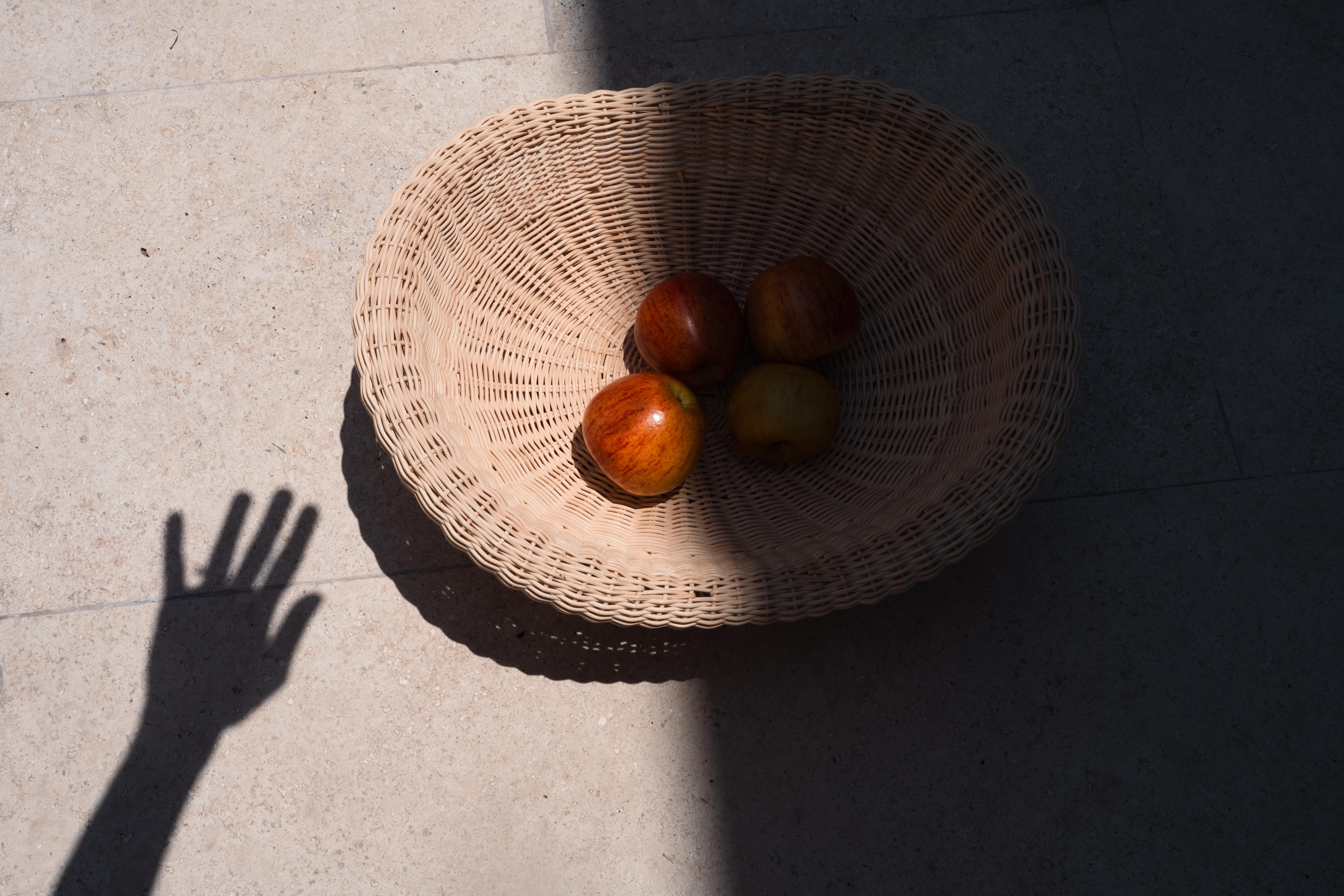 Panier à fruits décoratif en osier tressé à la main Folk Art Mexico Hand-Woven Rattan en vente 1