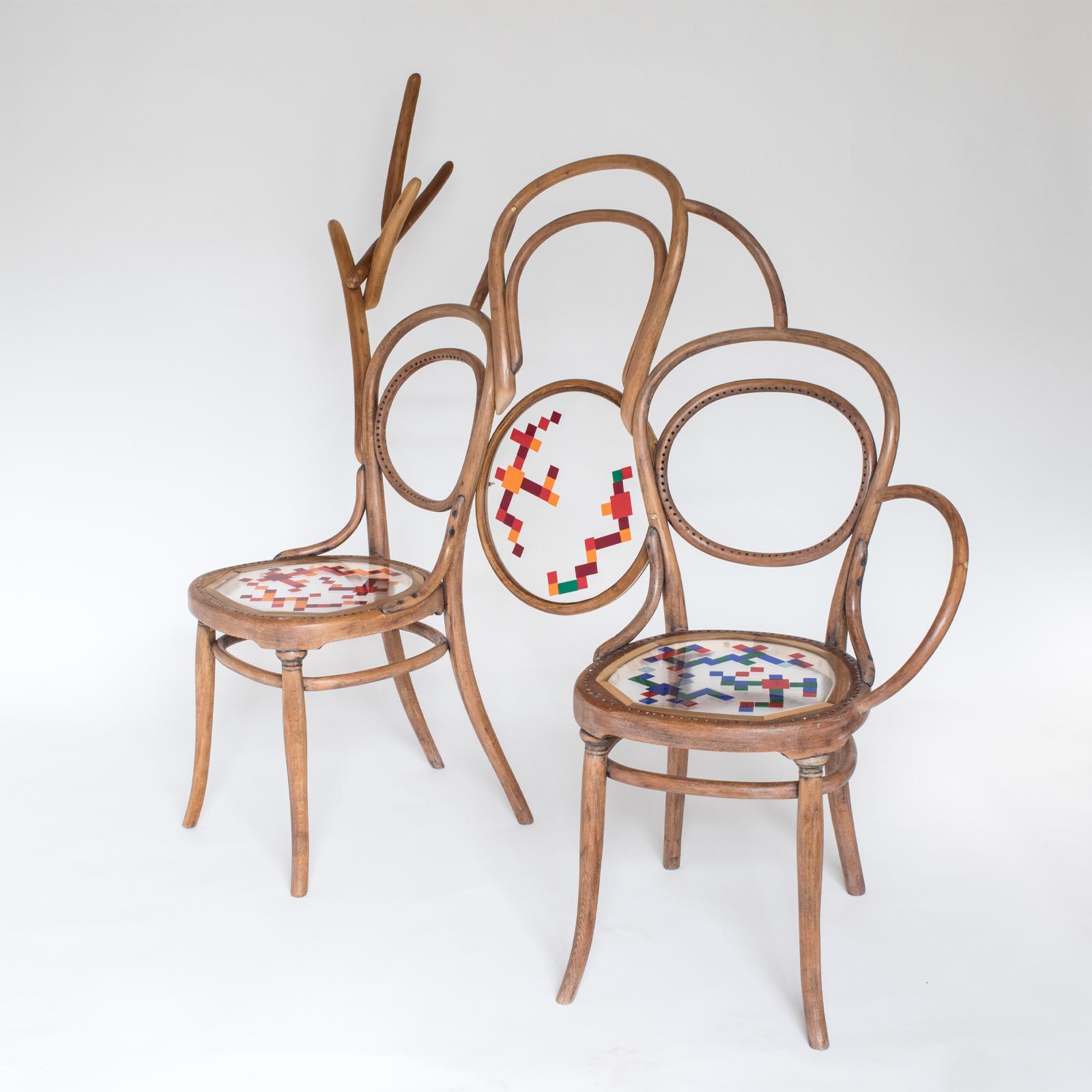 Handgefertigte Thonet Bank aus Holz und Acryl von Hillsideout im Angebot 1
