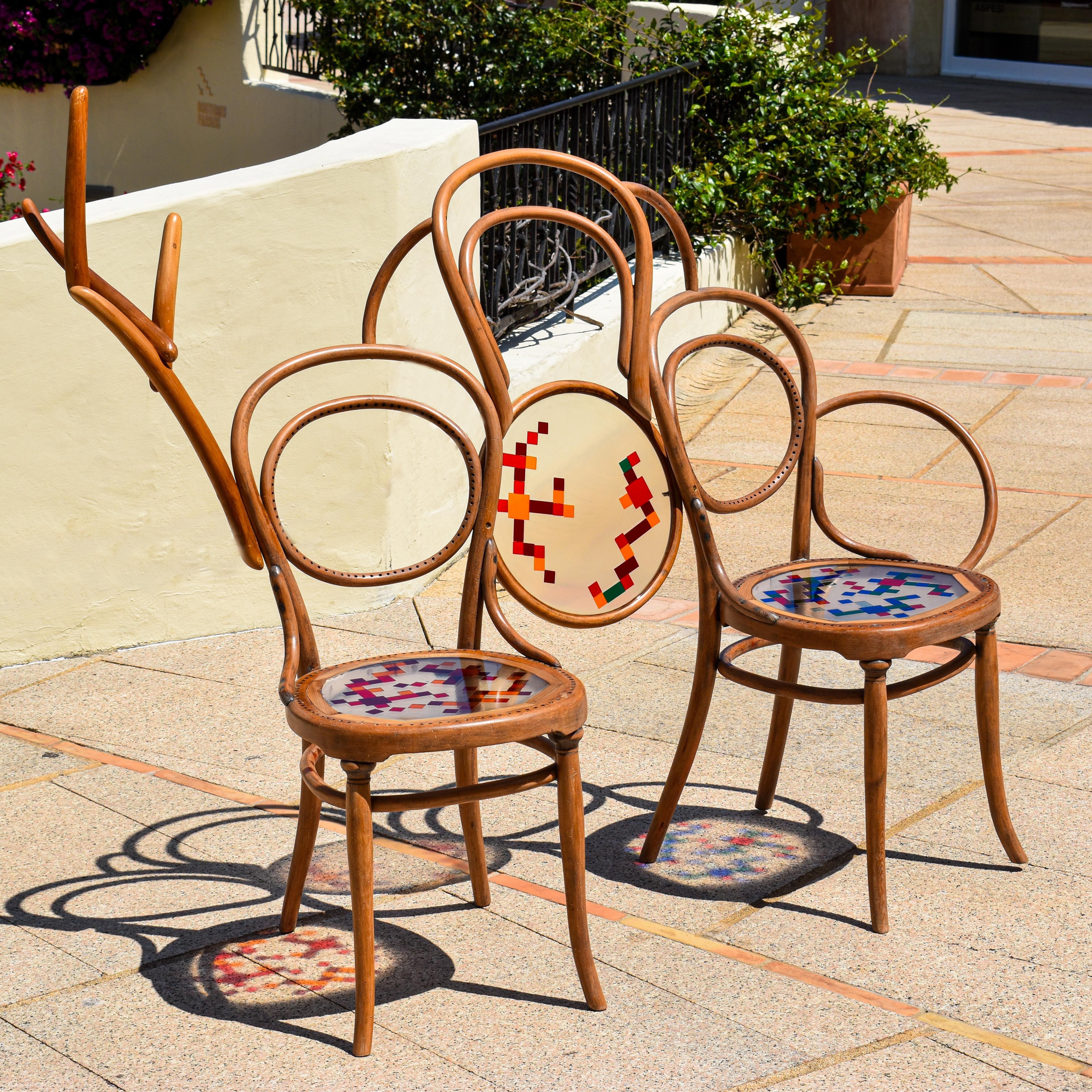 Handgefertigte Thonet Bank aus Holz und Acryl von Hillsideout im Angebot 2