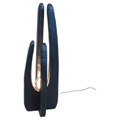 Fait à la main Wood Sculptural Light Vessel Artisan Standing Light Black The Amity