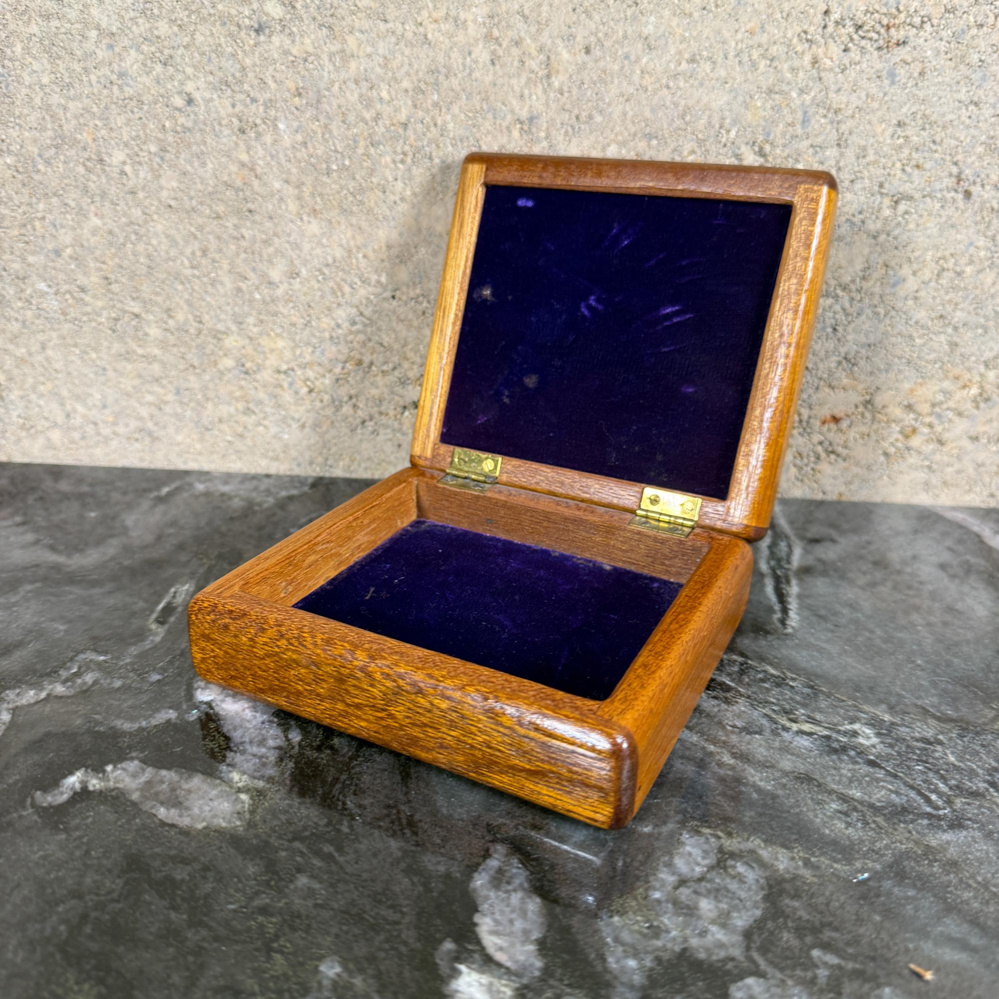 Boîte à bijoux en bois artisanale Studio A moderne organique Bon état - En vente à Chula Vista, CA