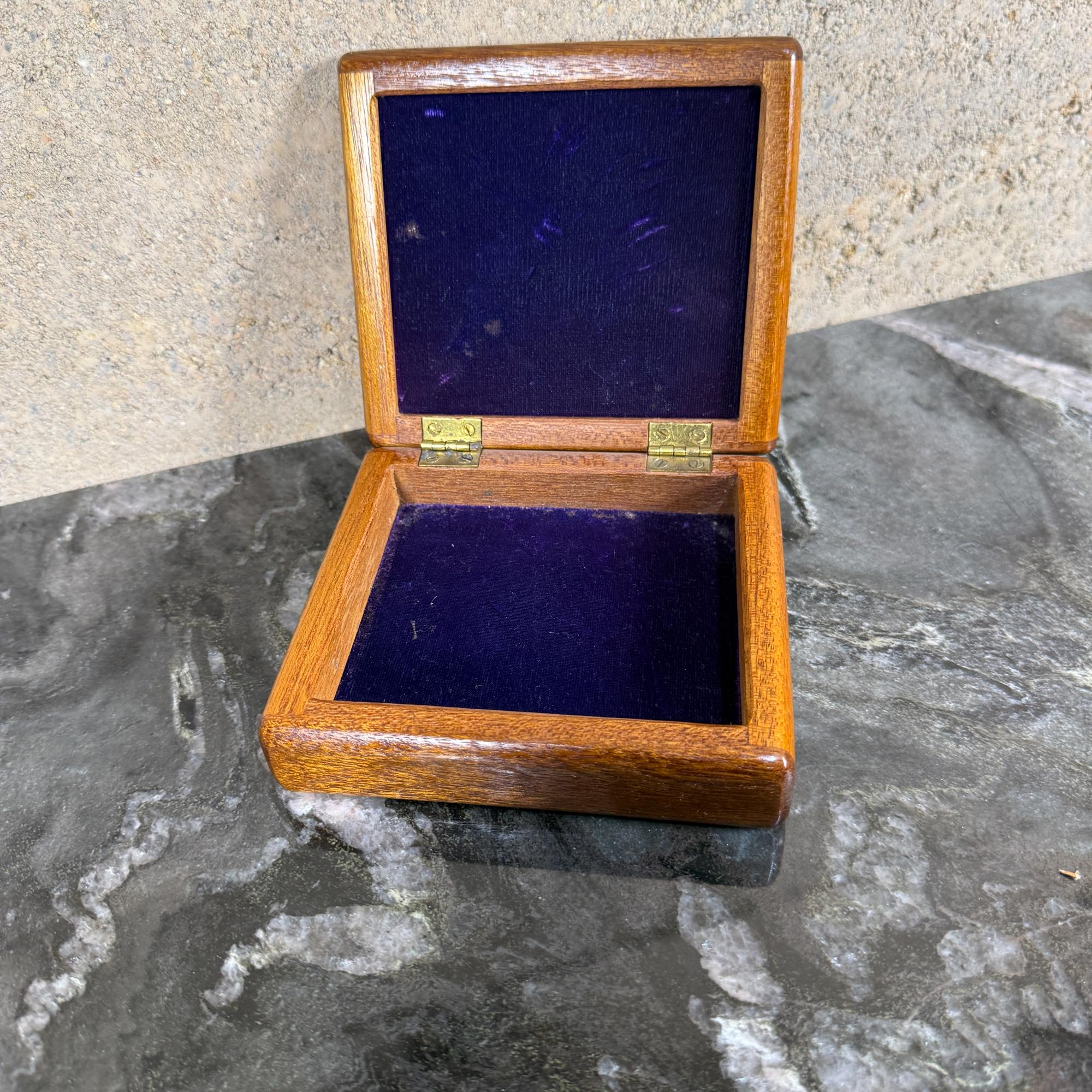 Fin du 20e siècle Boîte à bijoux en bois artisanale Studio A moderne organique en vente