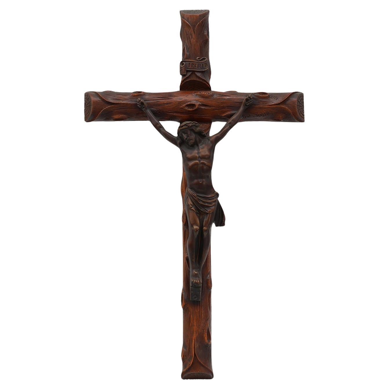 Crucifix artisanal en bois de style Art déco, Belgique, années 1920 en vente