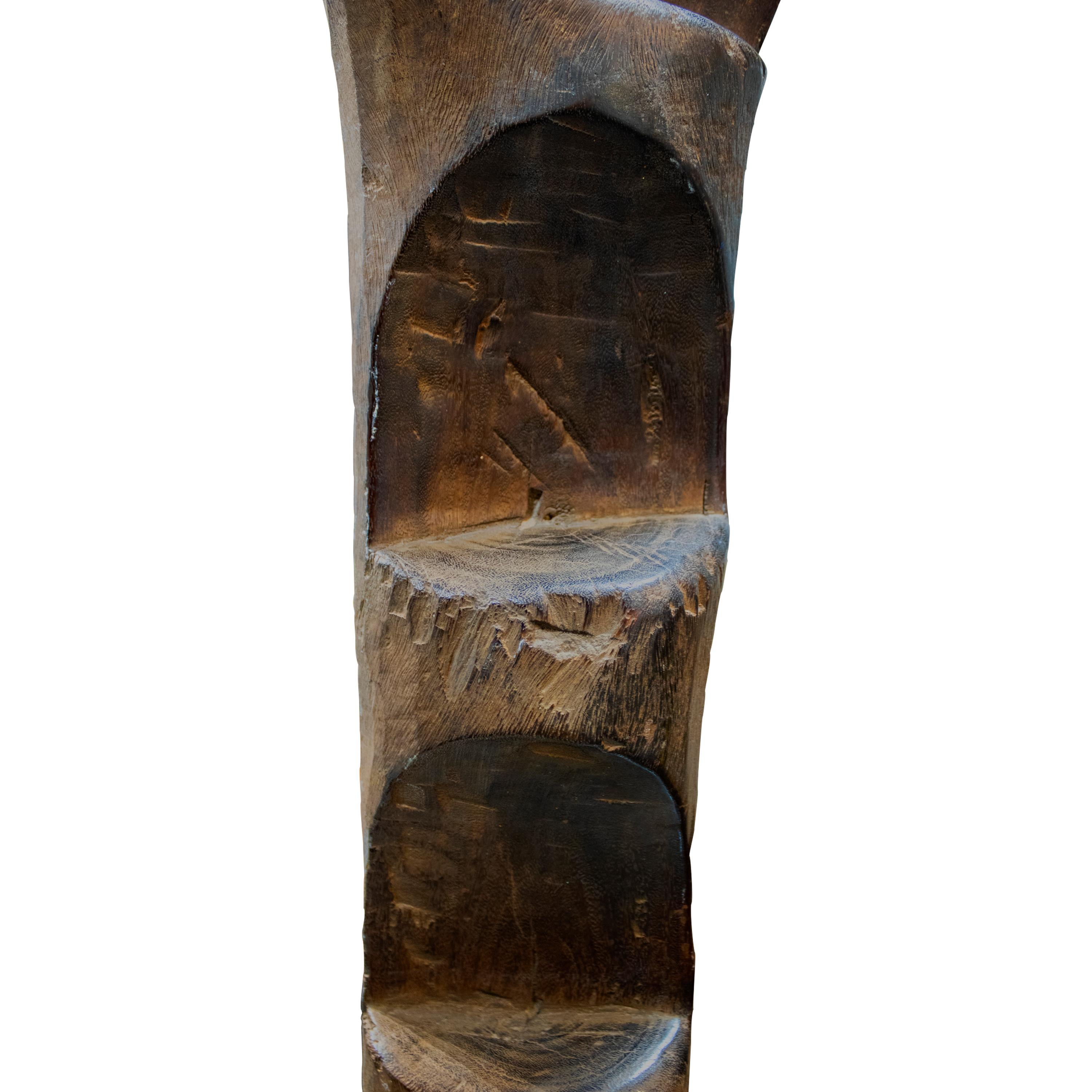 Sculpté à la main Échelle de dogon en bois fabriquée à la main, Mali, 20e siècle
