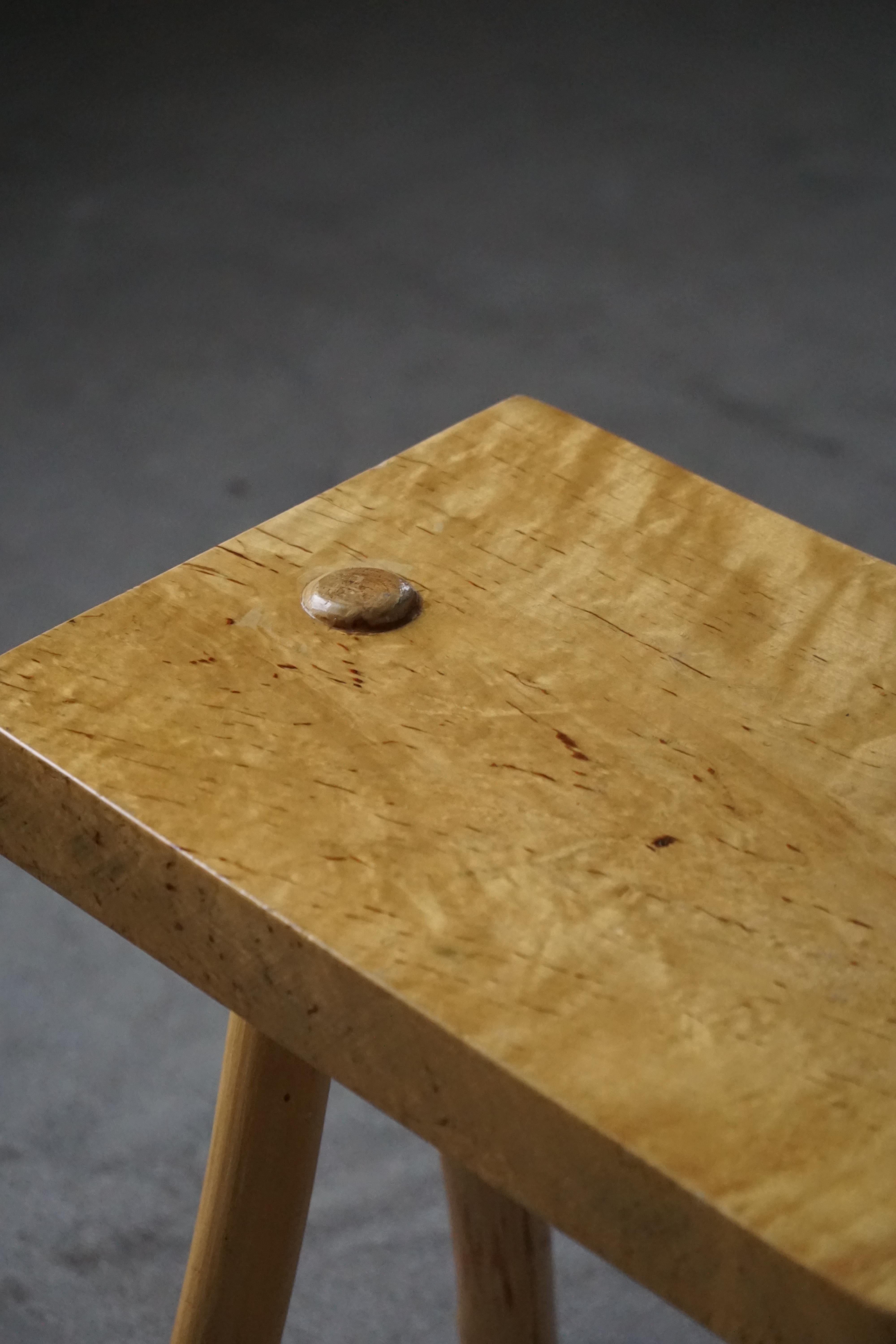 Scandinave Tabouret Wabi-Sabi en bois de bouleau fabriqué à la main, The Modern Scandinavian, années 1960 en vente