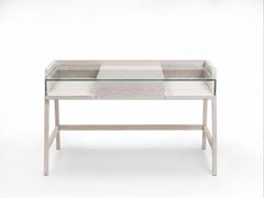 Scrivania artigianale di Giovanna Azzarello, Oak Pigmentato Bianco e Vetro
