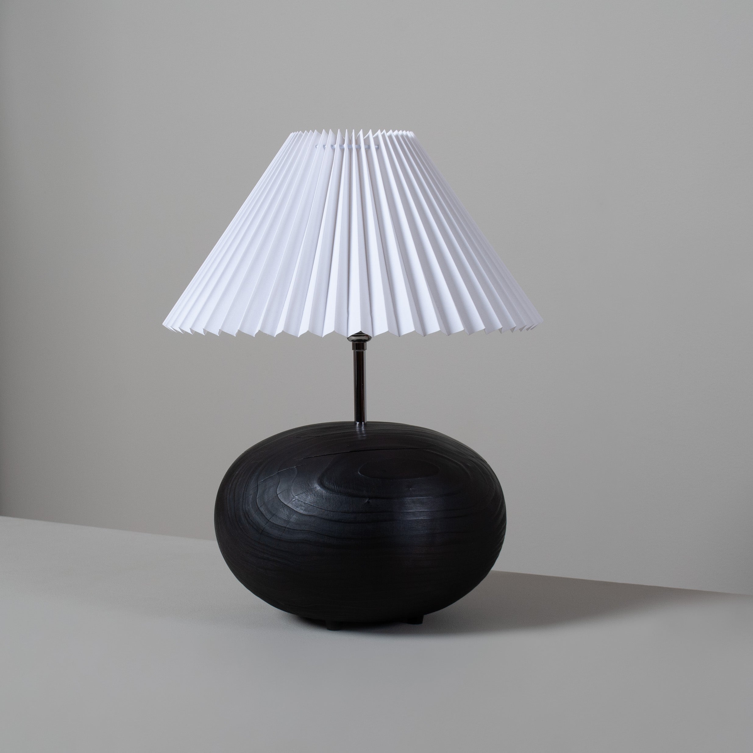Handgefertigte Yakisugi-Lampe