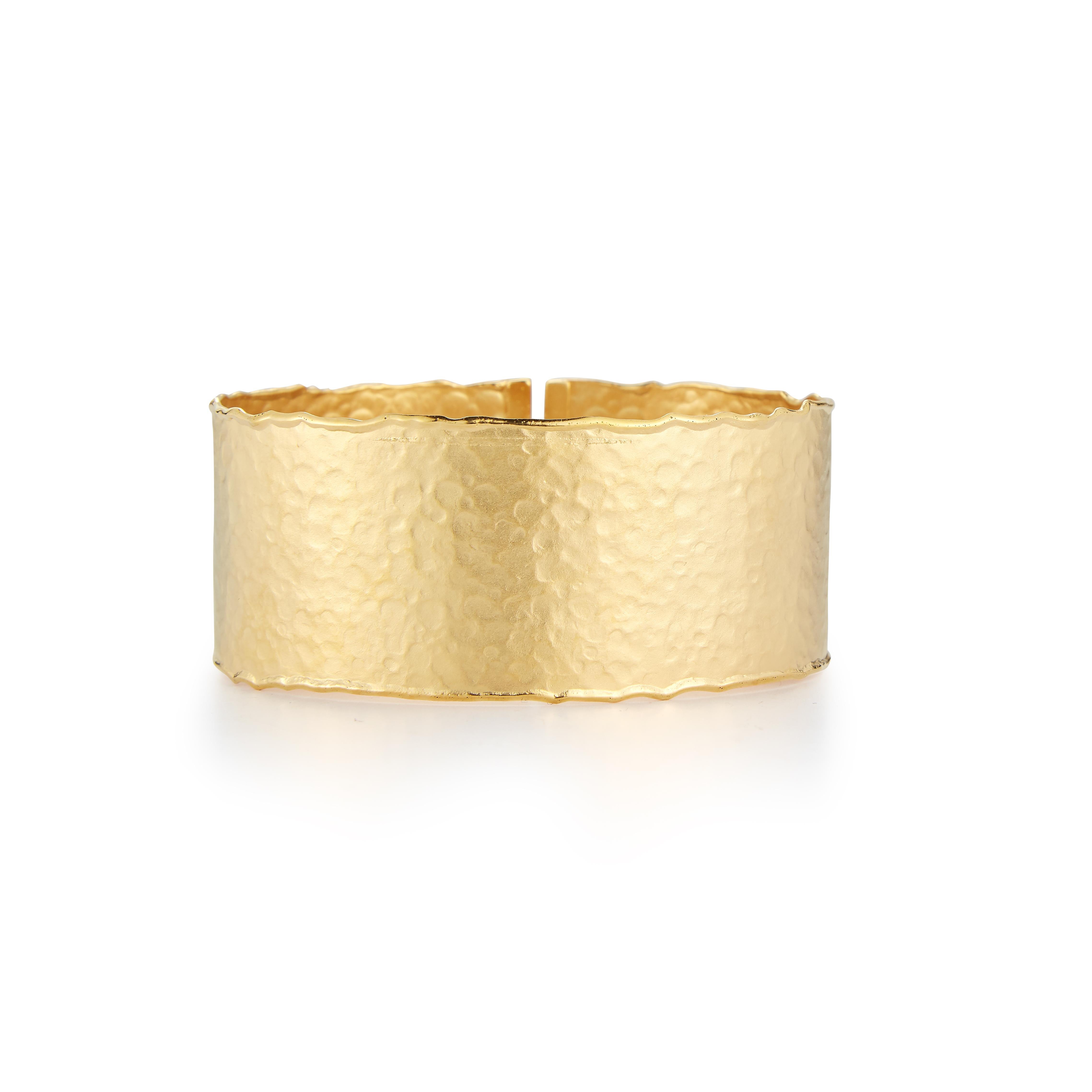 Handcrafted Yellow Gold Handcrafted Hammered Cuff Bracelet For Sale at ...