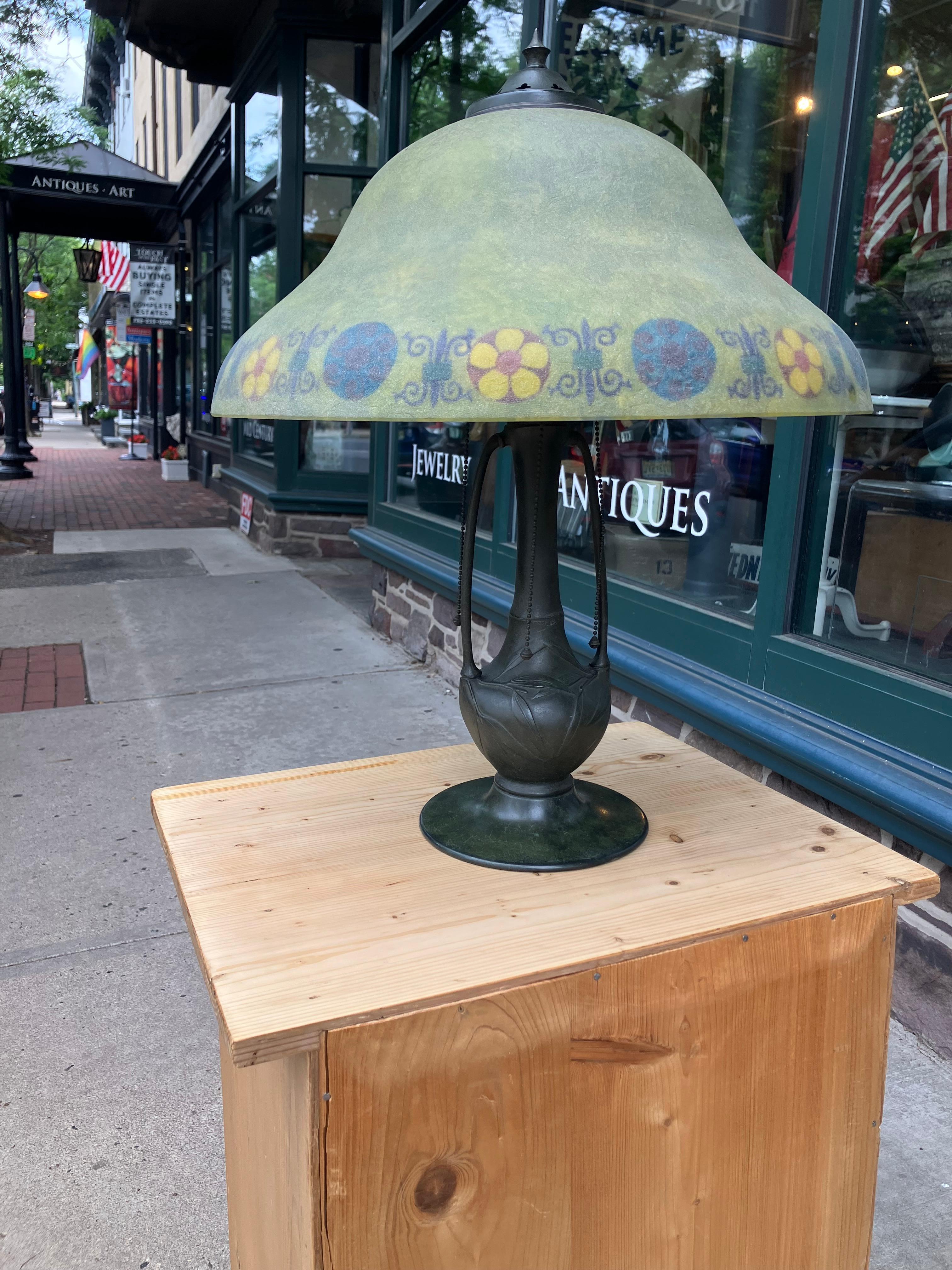 Lampada da tavolo Handel Art Nouveau in bronzo antico e vetro in vendita 3