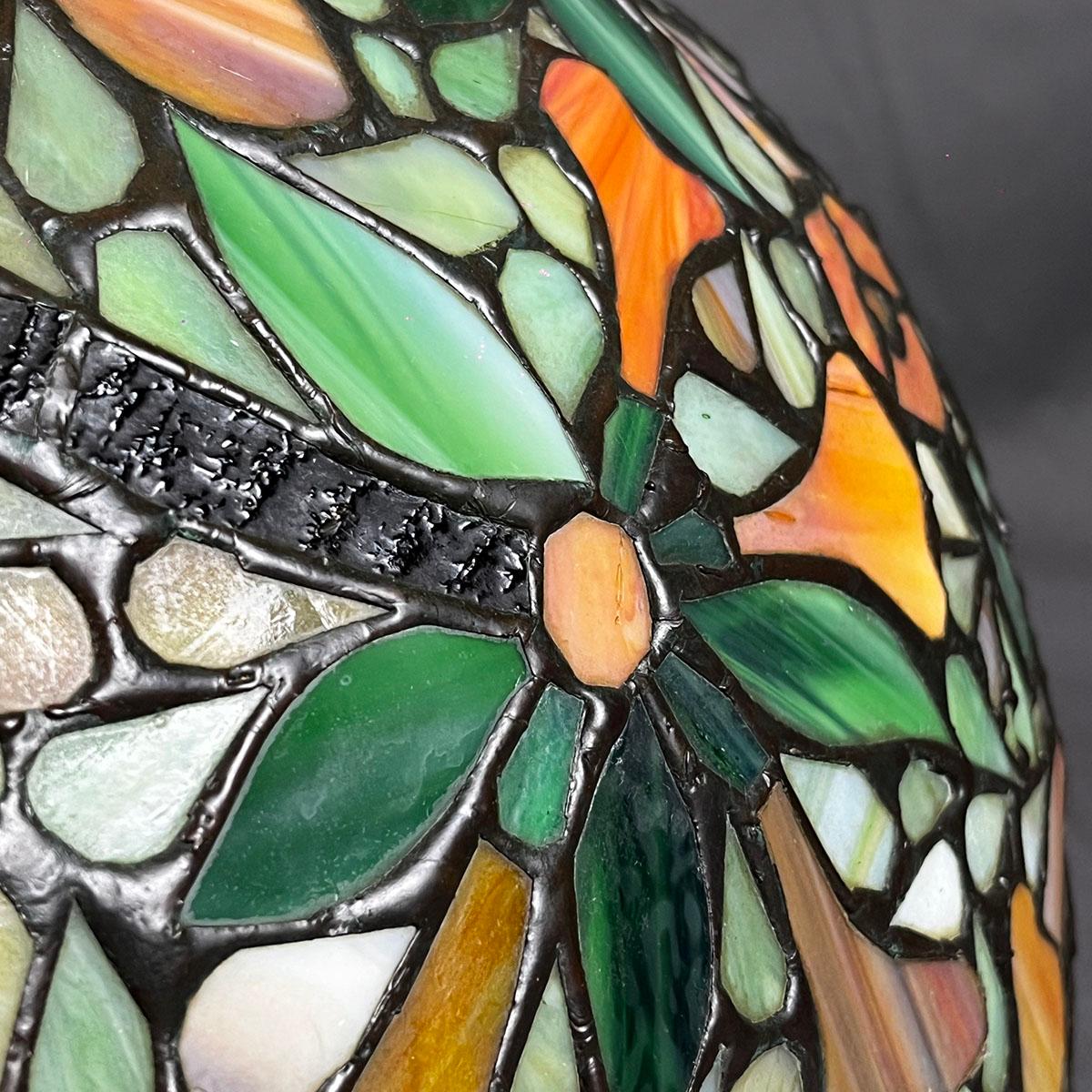 Handel Lamp Company Lámpara de mesa con flor de trompeta de principios de 1900 en venta 1