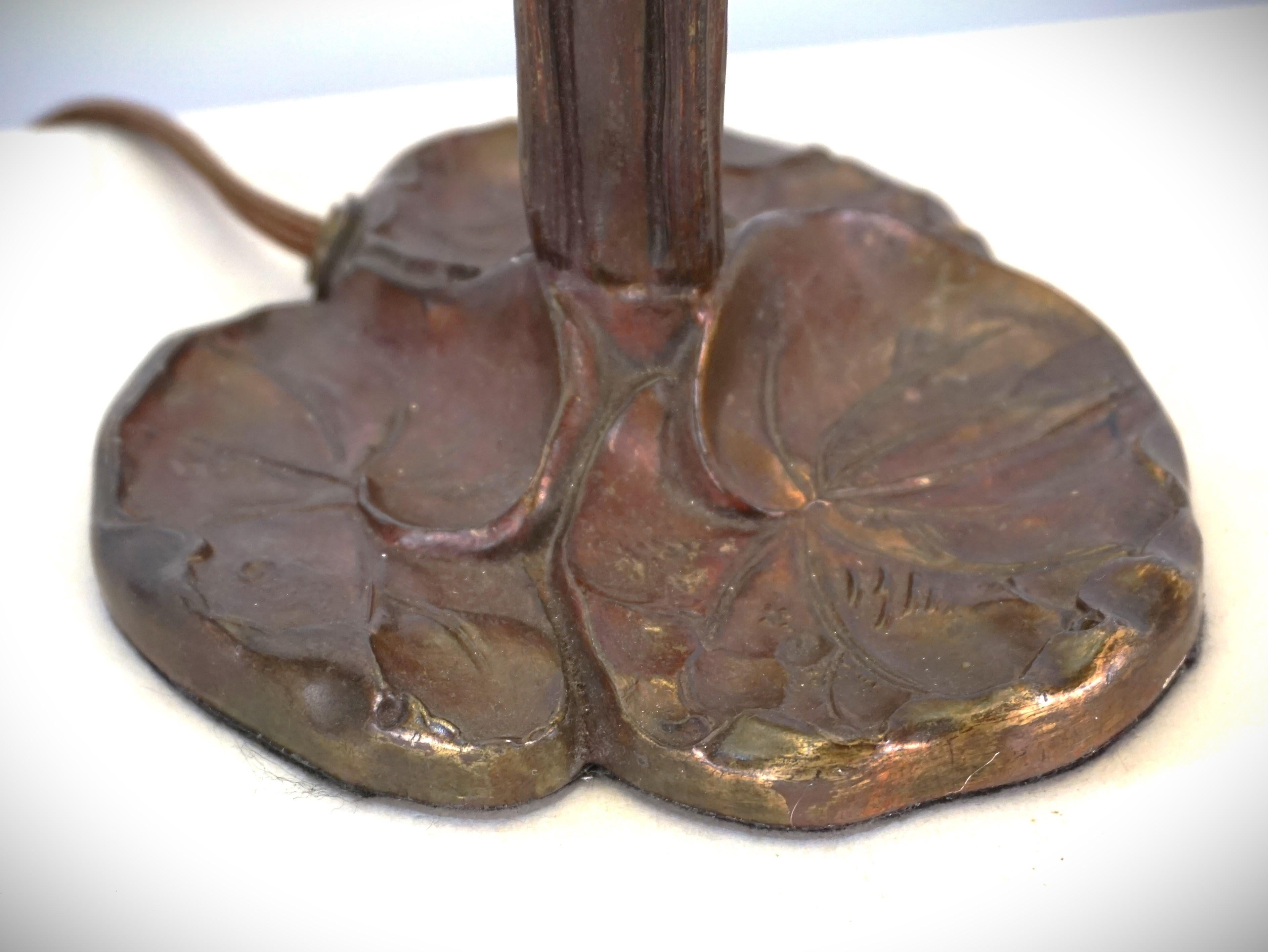 Handel Stained Glass Table Lamp In Good Condition For Sale In Fairfax, VA