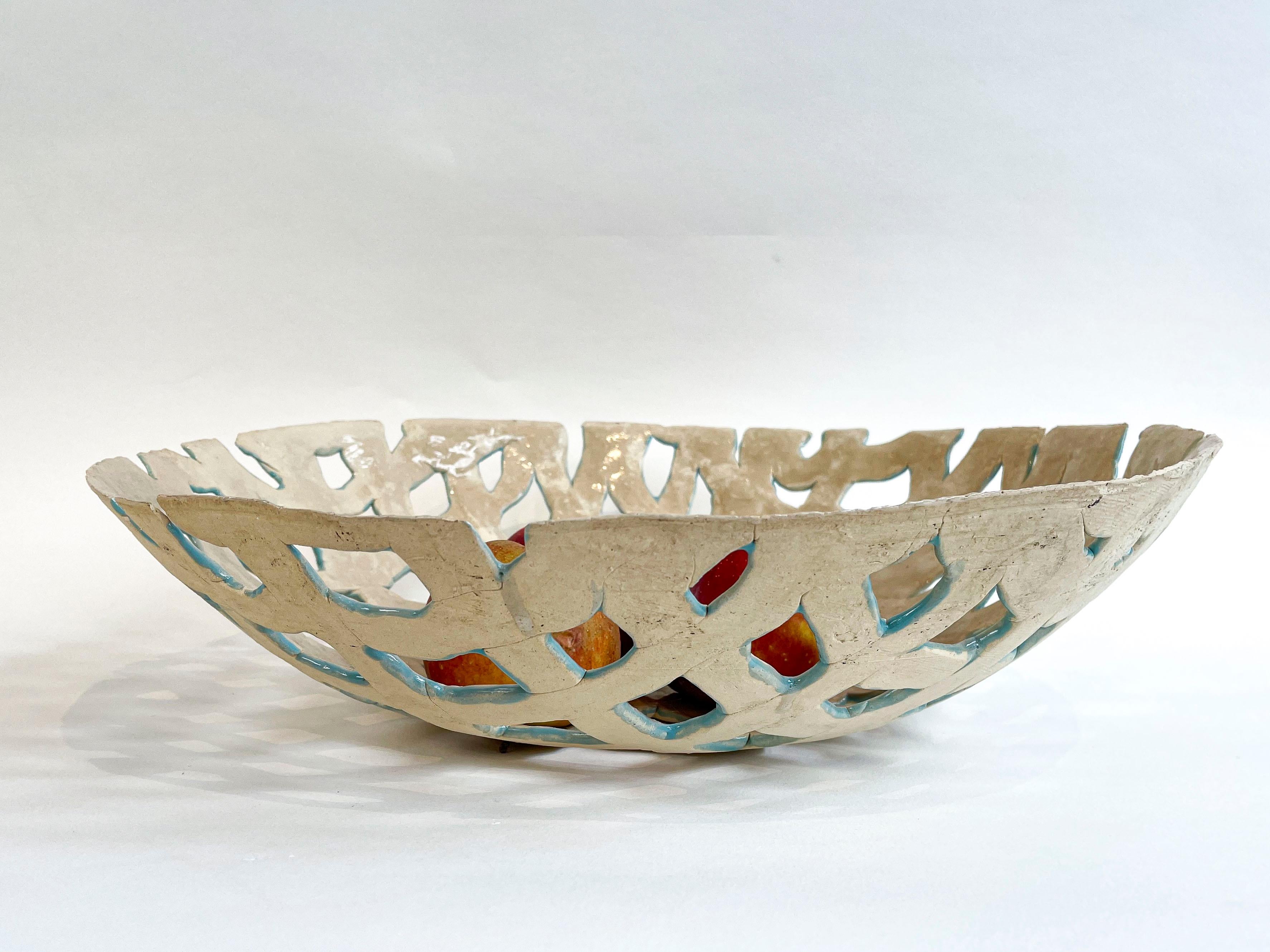 Handmade woven ceramic bowl in white ande light blue For Sale 2
