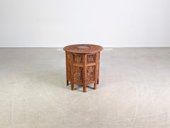 Handgeschnitzter Teetisch Art Déco Couchtisch Indien Walnuss