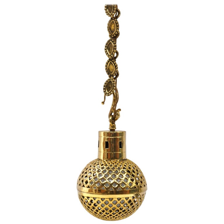 Handing Pendant Lamp in Solid Brass For Sale at 1stDibs