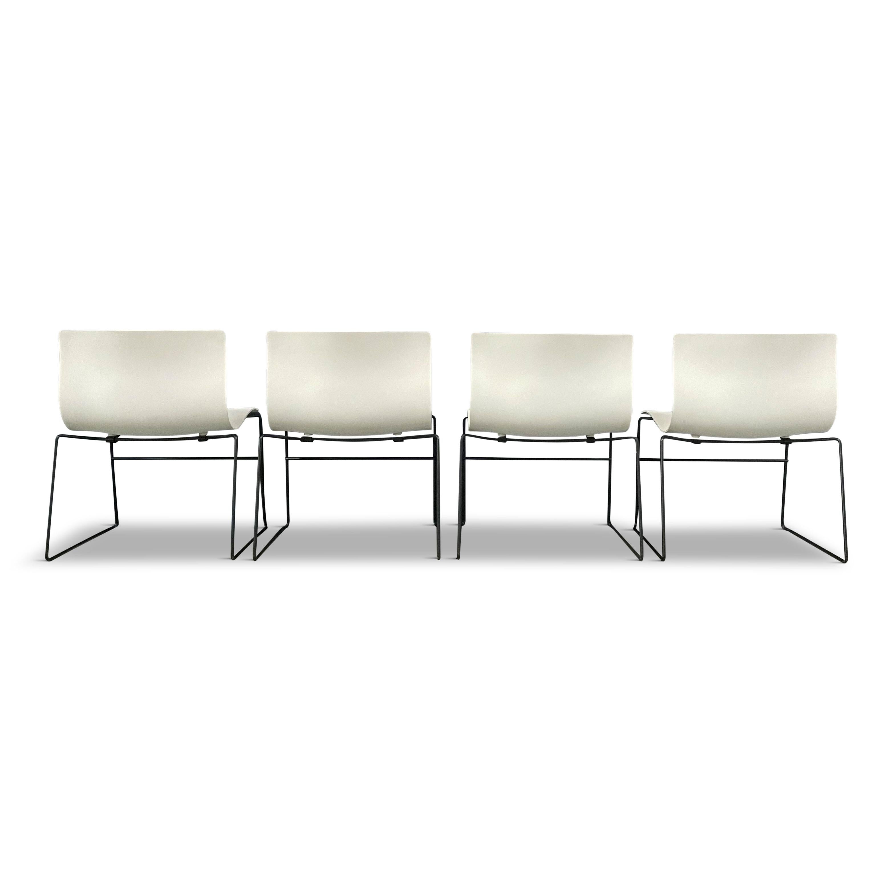 Vetroresina Sedie a fazzoletto in bianco di Massimo Vignelli per Knoll Post Modern a coppia in vendita
