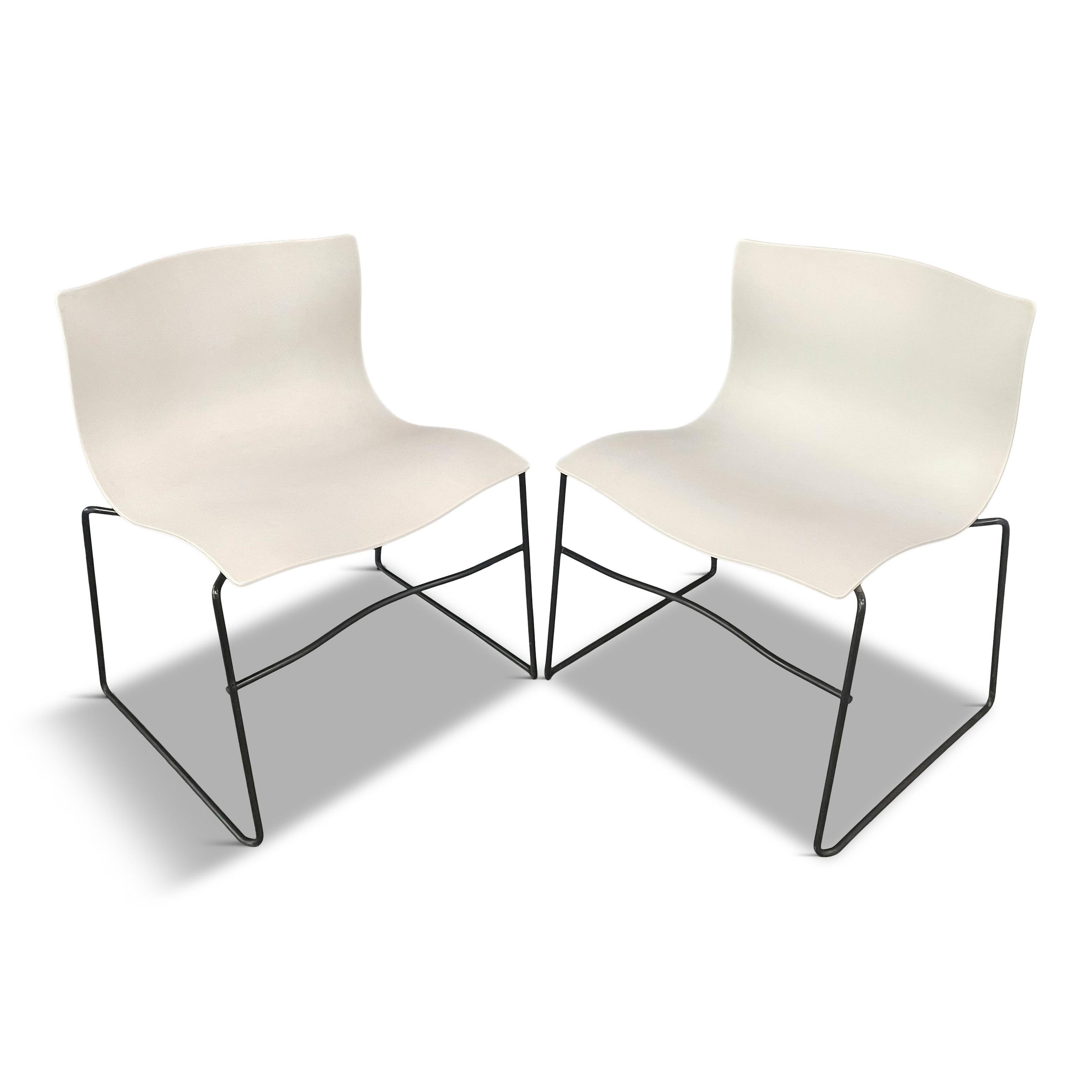 Fiberglass Handkerchief Chairs in White by Massimo Vignelli for Knoll Post Modern For Sale