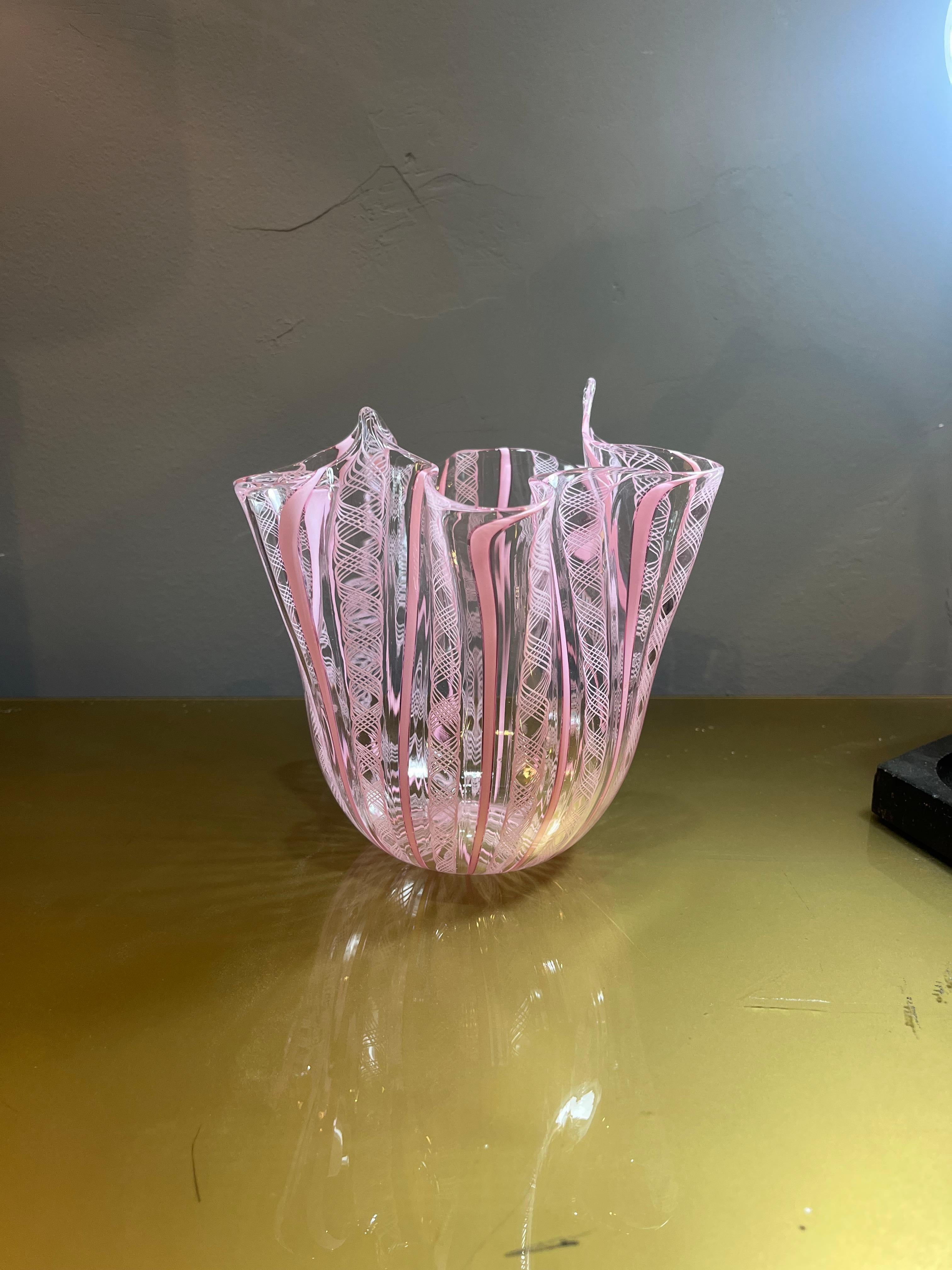 Handkerchief vase by Fulvio Biancon x Venini. Produced in good condition with small signs of wear caused by age and use. Having settled in Milan, Fulvio Bianconi collaborated throughout his life with the publishing houses Mondadori, Bompiani and