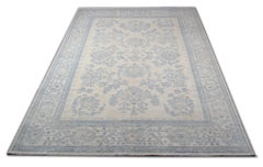 Tappeto azzurro annodato a mano, motivo floreale oversize color crema, stile Zeigler, per interni