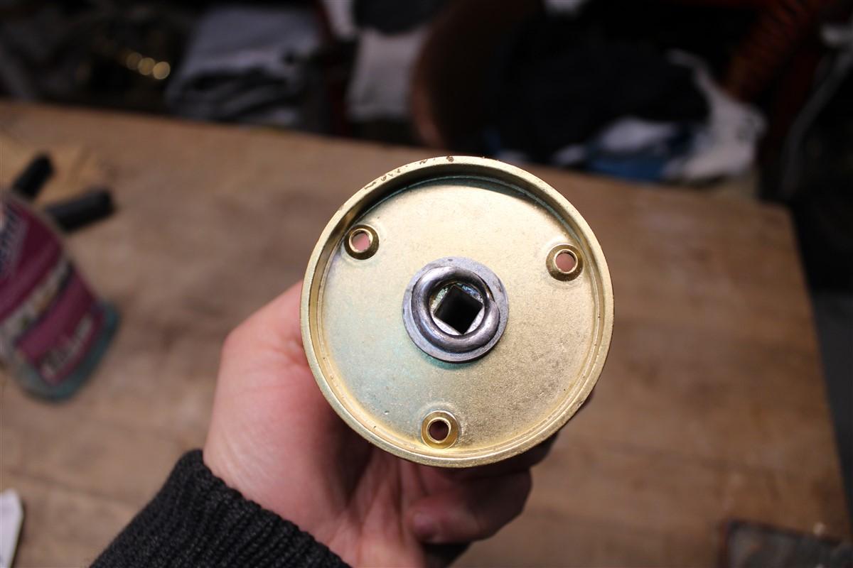 Italiano Maniglie Manopole rotonde in ottone satinato Italia anni '50 Colore oro in vendita