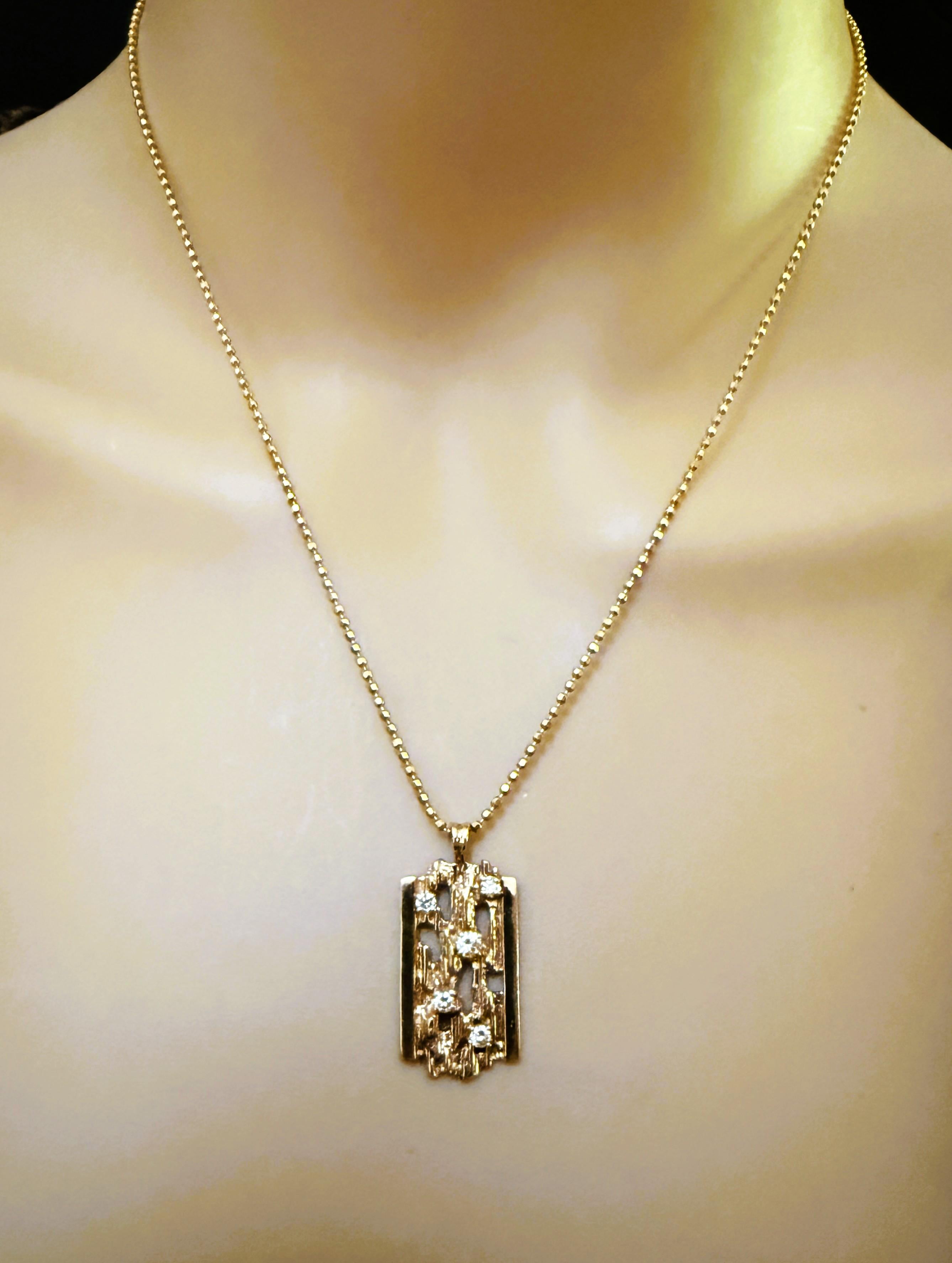 Taille brillant Pendentif en or jaune 10k fait à la main avec un diamant de 0,35 carat sur une chaîne de 18