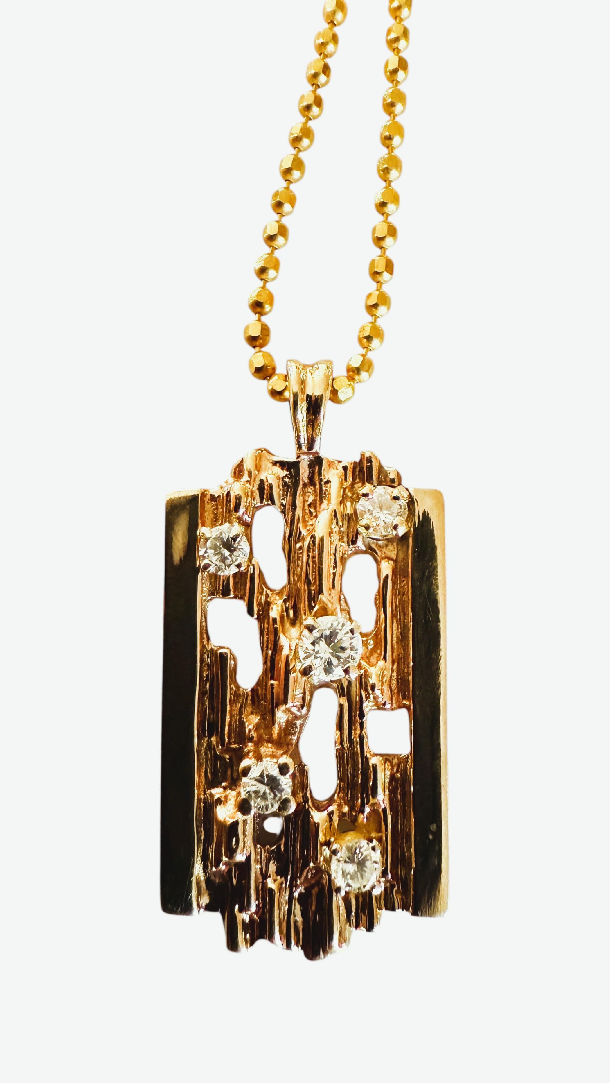 Pendentif en or jaune 10k fait à la main avec un diamant de 0,35 carat sur une chaîne de 18