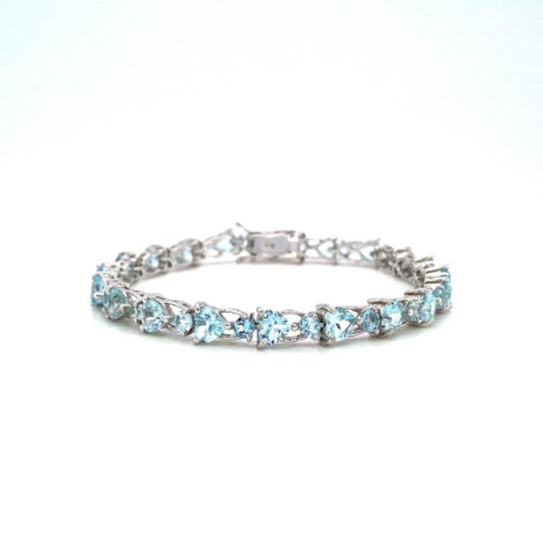 14ct Heart and Round Aquamarine Bracelet Gift for Fiance Surprise in Silver For Sale 1