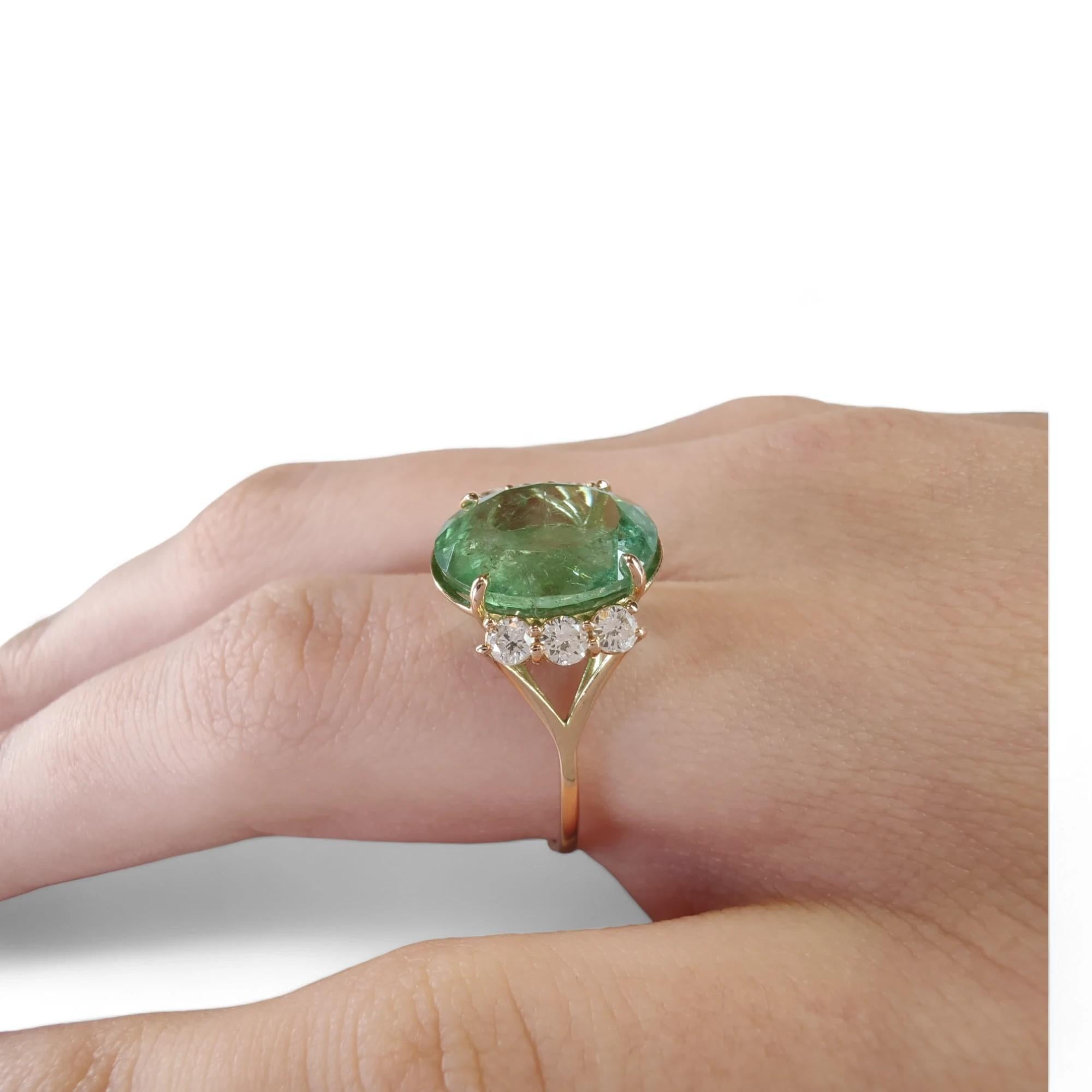 Handmade 14K Gold Ring featuring a stunning 5.85 Carat Green Tourmaline paired with 0.33 Carat Diamonds. This elegant women's ring embodies luxury and craftsmanship, perfect for those who cherish unique fine jewelry

SIZE:
To look at the photos with