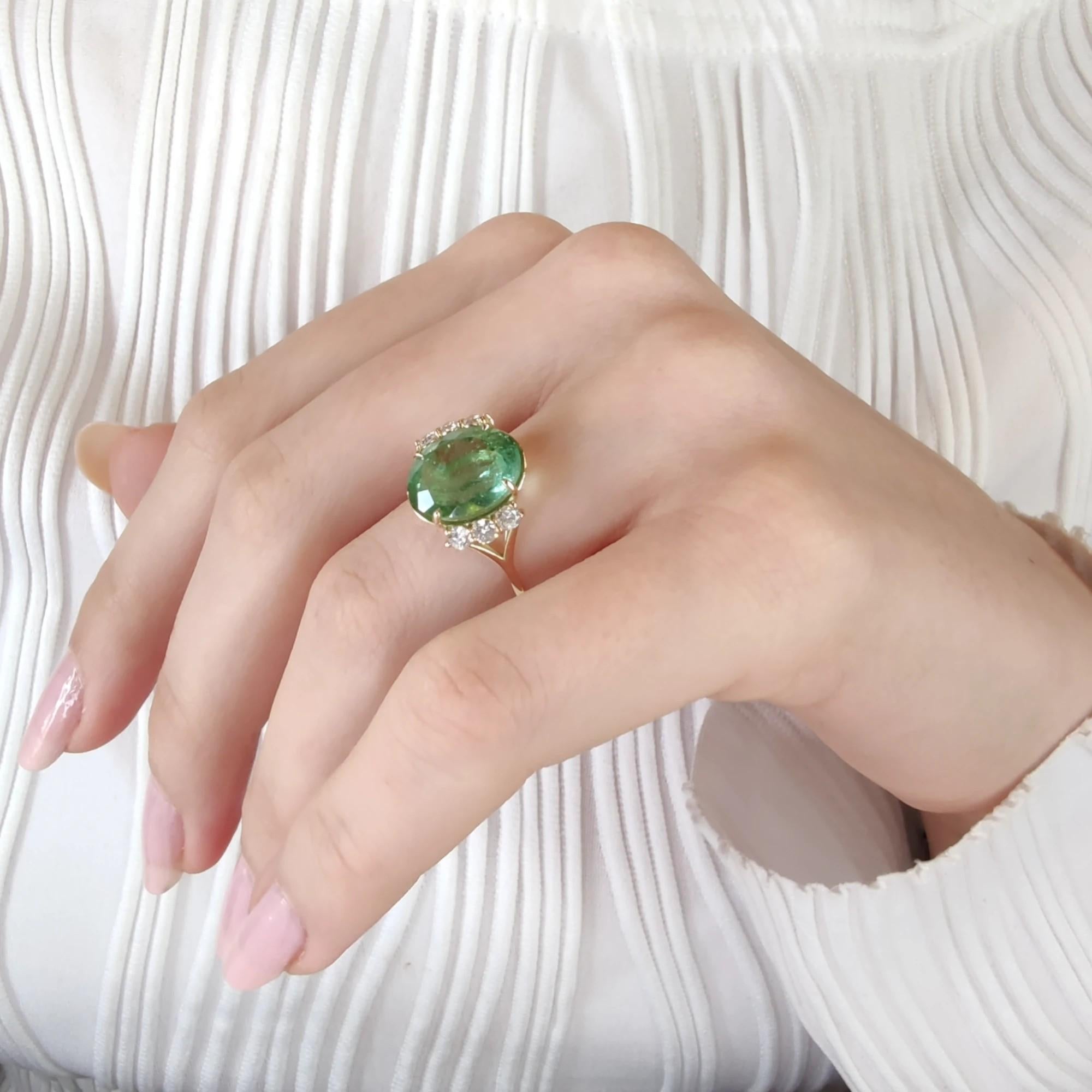Handmade 14K Gold Ring, 5.85 Carat Green Tourmaline - 0.33 Carat Diamonds In New Condition For Sale In Sant Josep de sa Talaia, IB