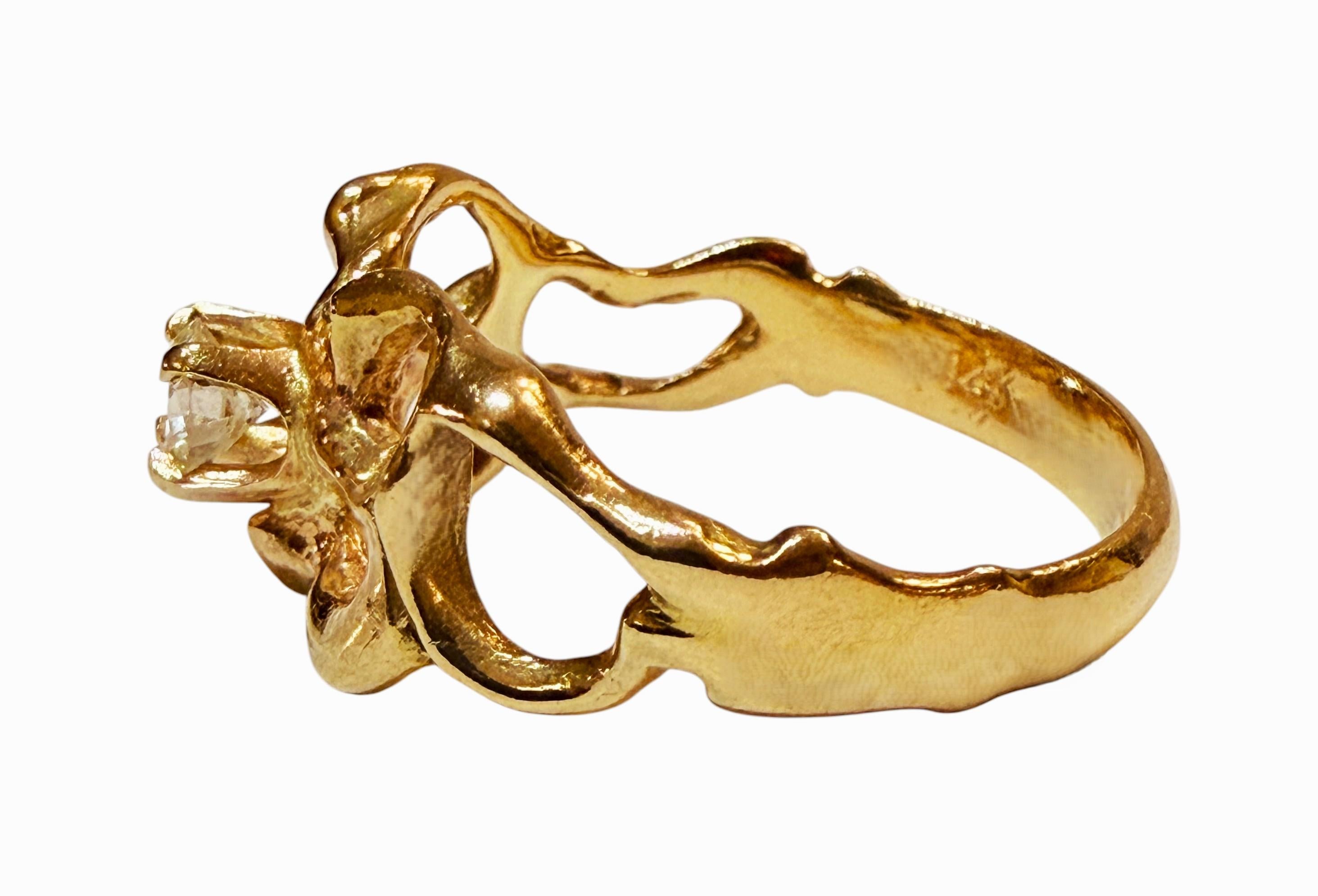 Bague moderniste brutale en or jaune 14k fait à la main avec un diamant de 0,25 carat en vente 2