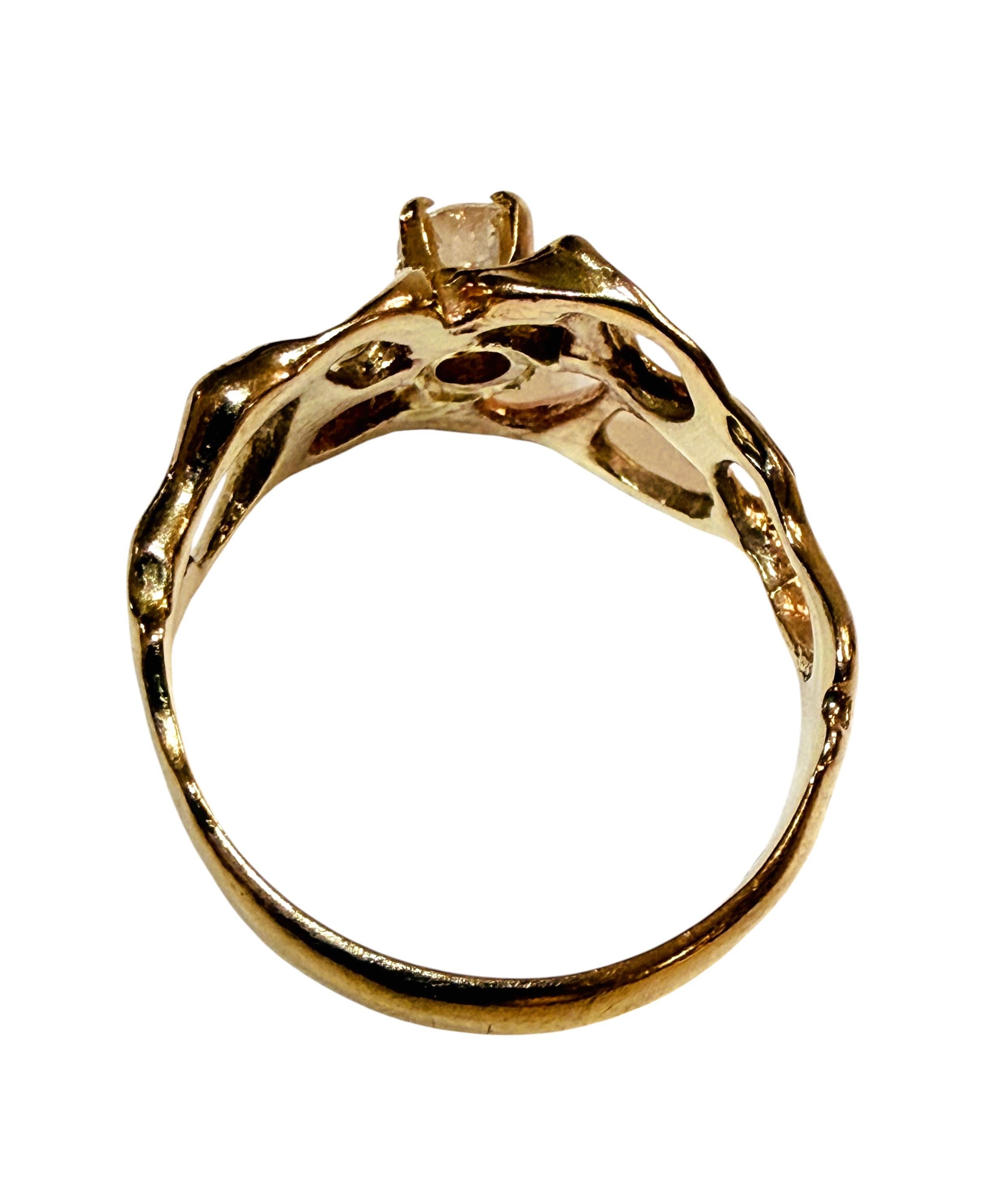 Bague moderniste brutale en or jaune 14k fait à la main avec un diamant de 0,25 carat en vente 3