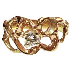 Bague moderniste brutale en or jaune 14k fait à la main avec un diamant de 0,25 carat