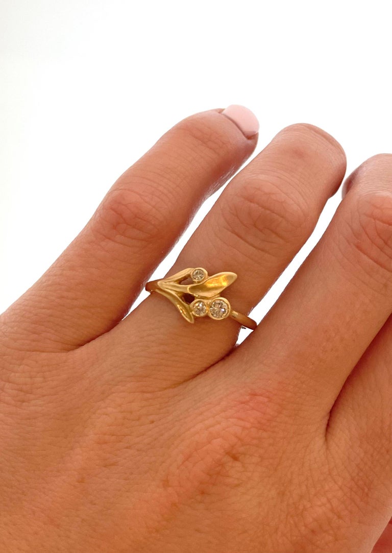 Diamond 14K Yellow Gold Leaf Ring For Sale at 1stDibs