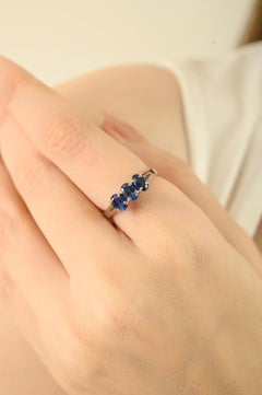 Handmade 1.65 Ct Blue Sapphire Three-Stone Unisex Ring in 925 Silver Jewelry