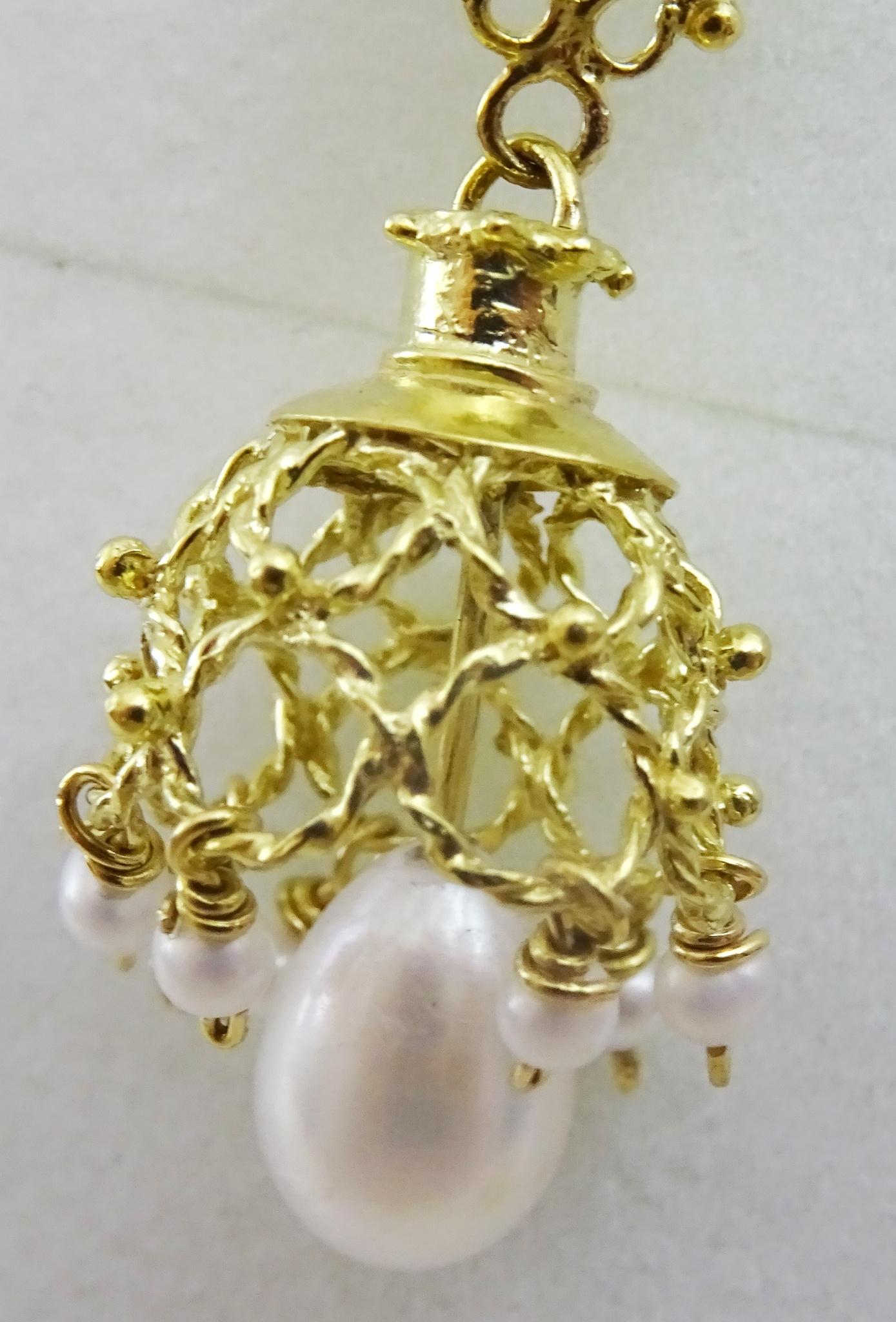 Handgefertigte Ohrringe aus 18 Gold + Perle (Retro) im Angebot