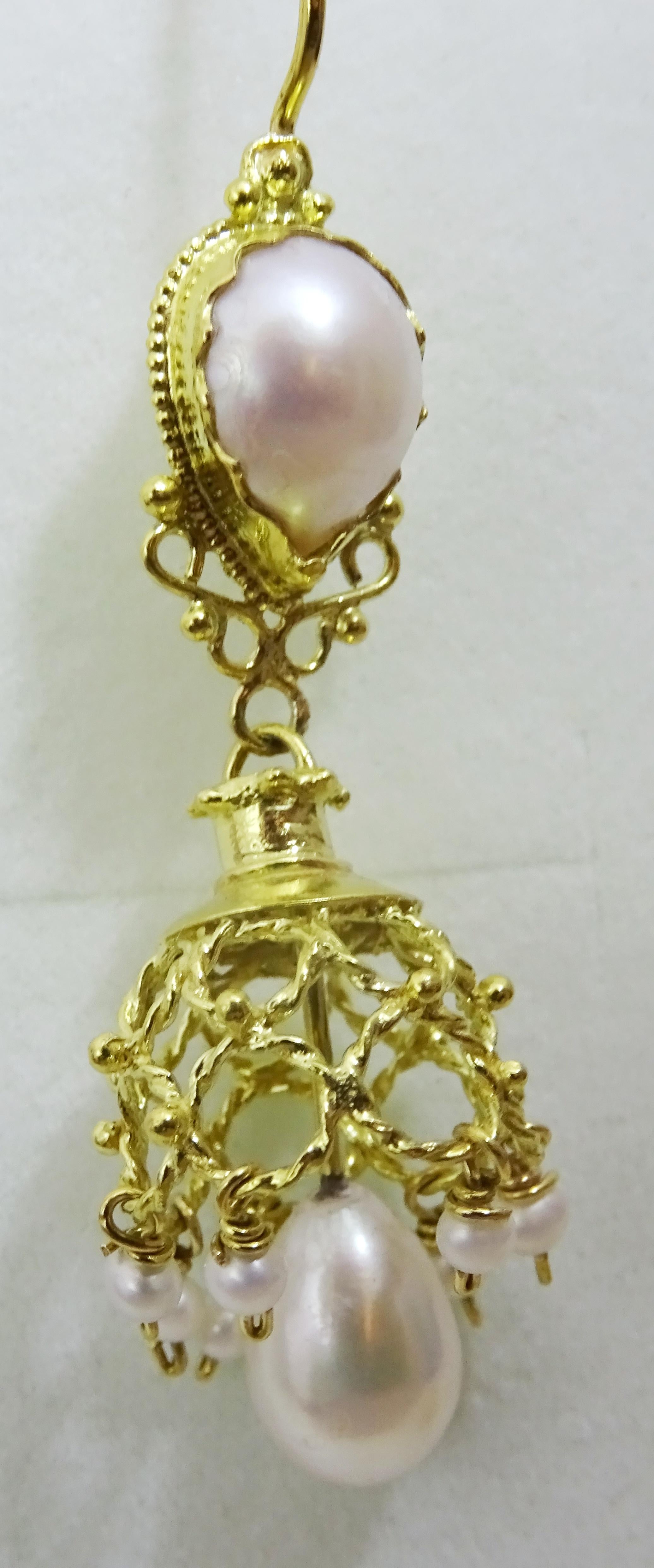 Handgefertigte Ohrringe aus 18 Gold + Perle Damen im Angebot