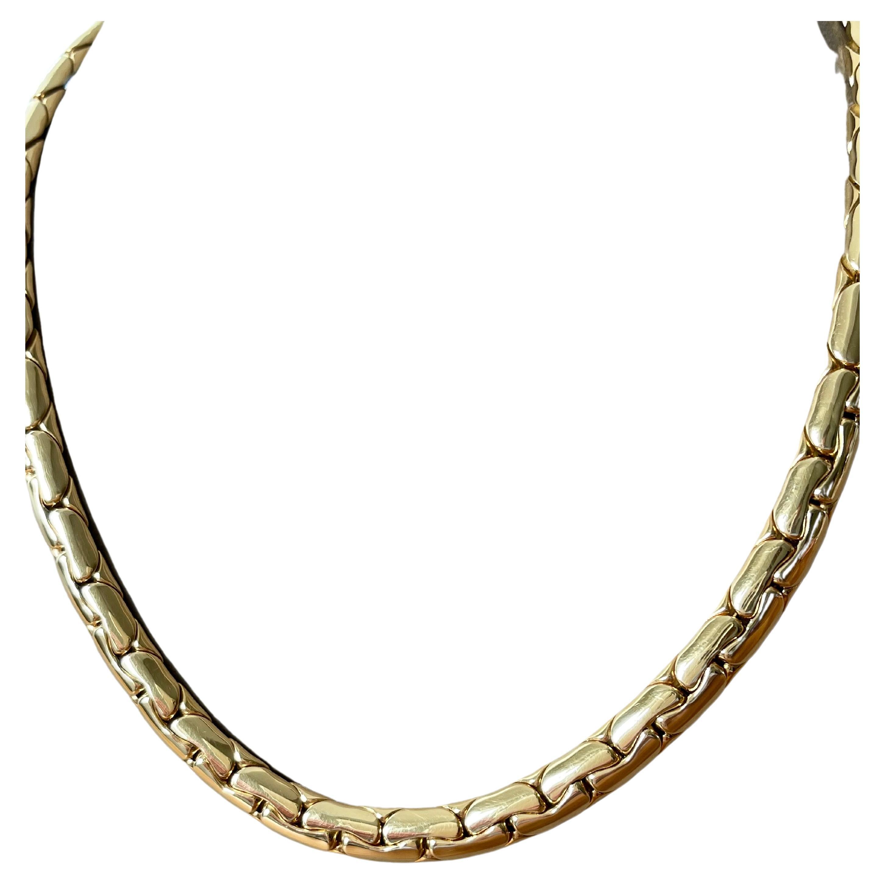 A fancy handmade 18 K yellow Gold link necklace by Gübelin Lucerne. Length: 45 cm. Weight: 69.3 grams.Width of necklace: 0.75 cm.
Masterfully handcrafted piece! Authenticity and money back is guaranteed.
For any enquires, please contact the seller