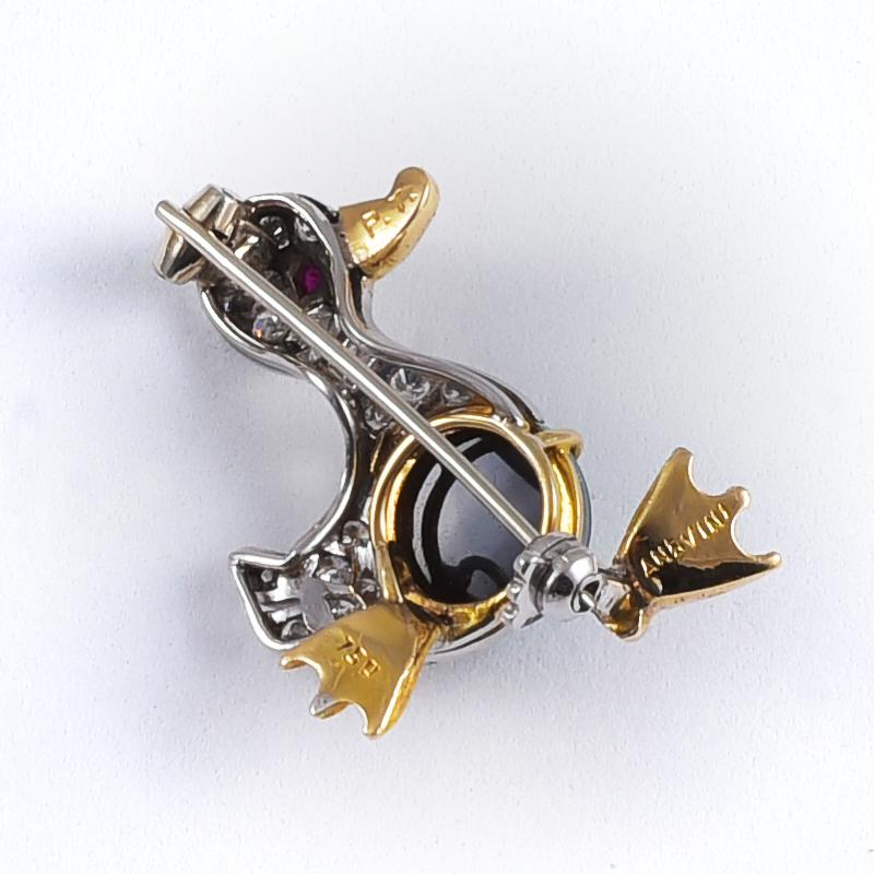 Handmade 18 Karat Gold Duck Brooch with a Doublet Opal, Diamonds and a Ruby im Zustand „Hervorragend“ im Angebot in Roma, IT