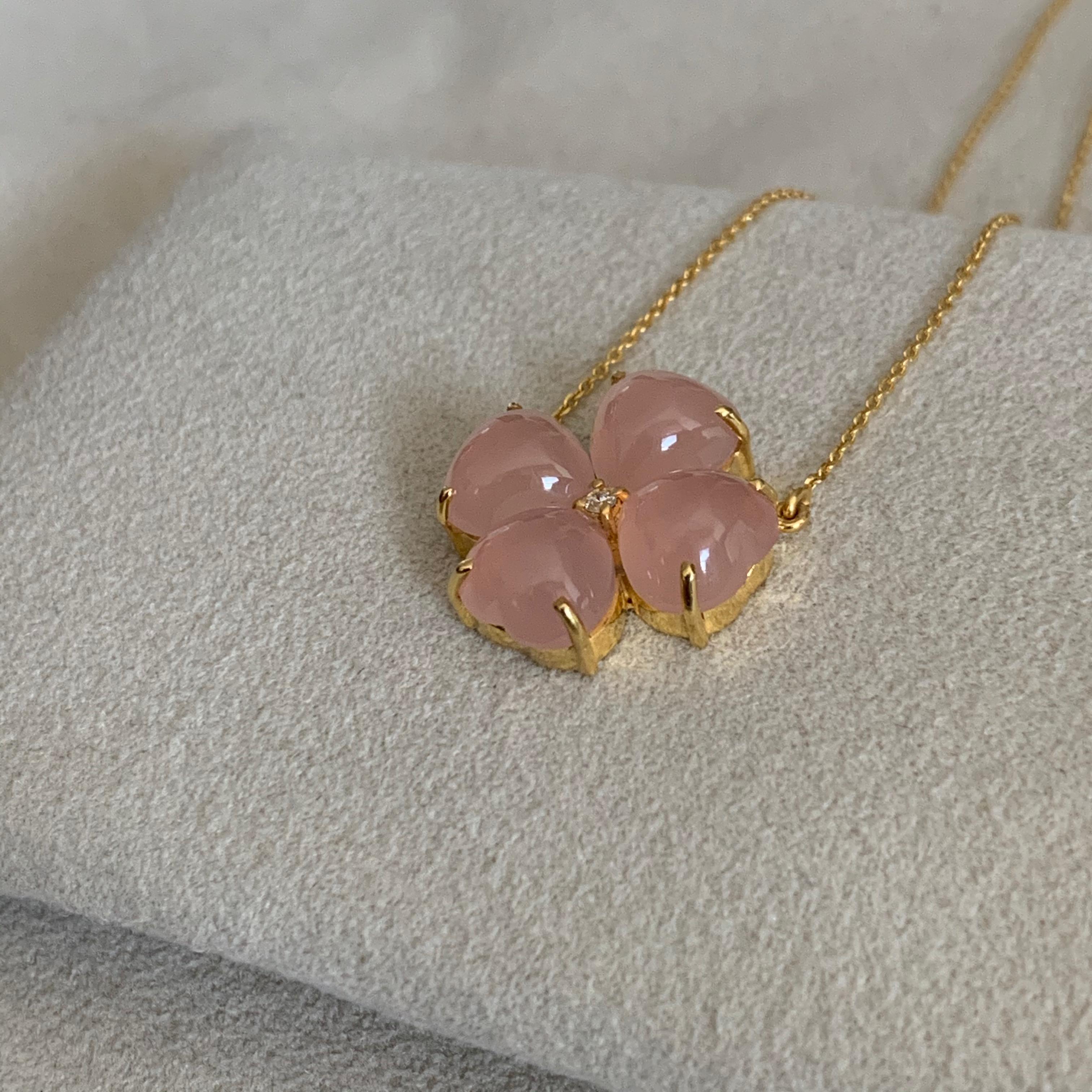 Handmade 18 Karat Solid Yellow Gold Pink Chalcedony Clover Pendant Necklace For Sale 3