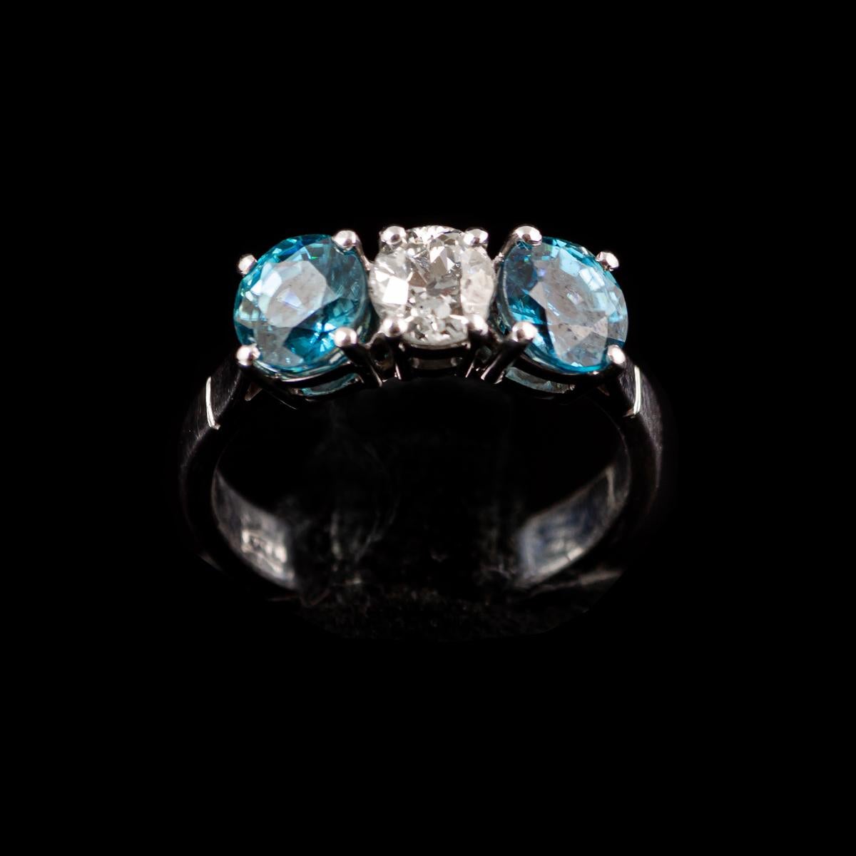 Handmade 18 Kt White Gold Ring with Natural Zircons and 0.77 Ct Diamond In New Condition For Sale In roma, IT