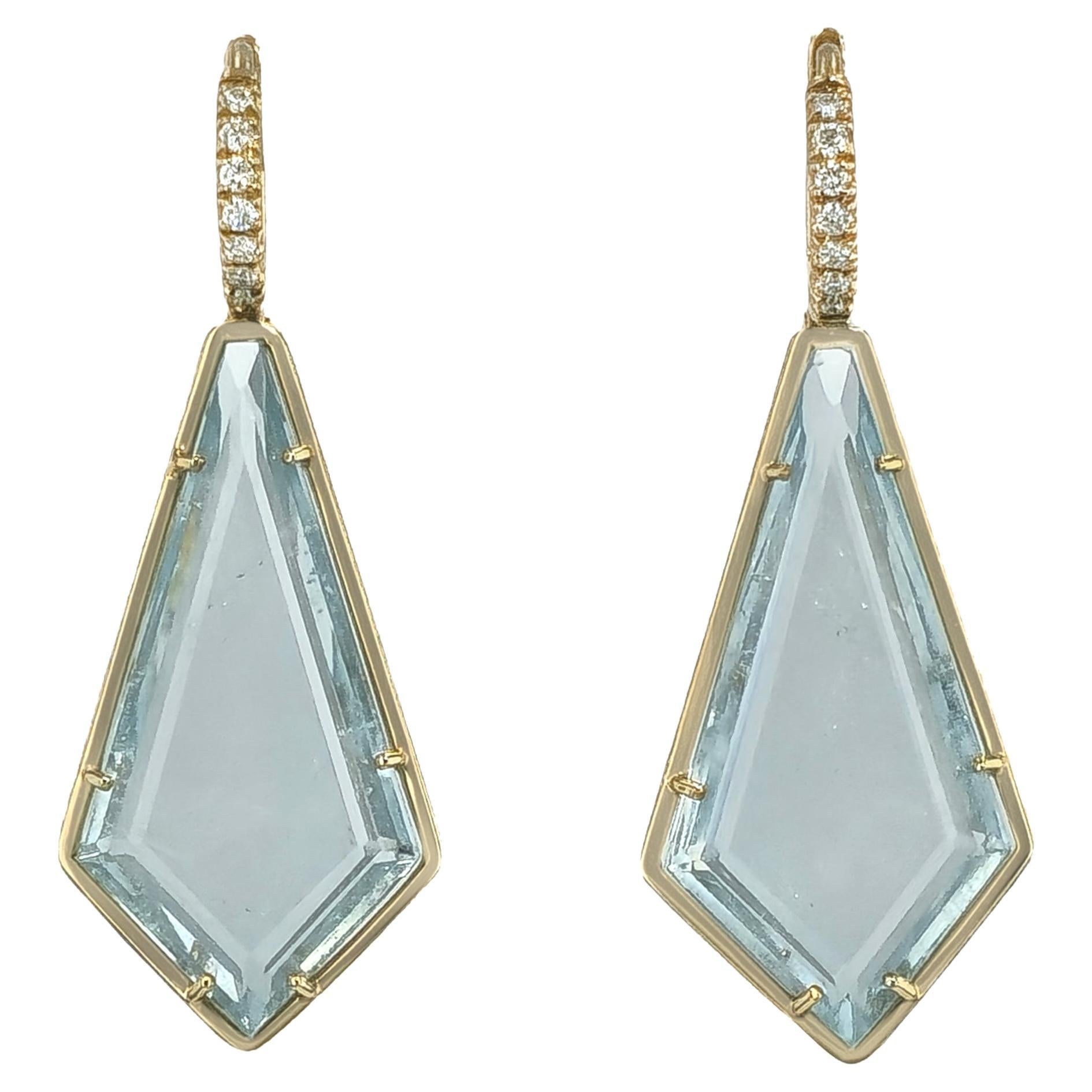 Handgefertigte 18,81 Karat Blauer Topas-Tropfen-Ohrringe in Kite-Form mit Diamanten 18 Karat
